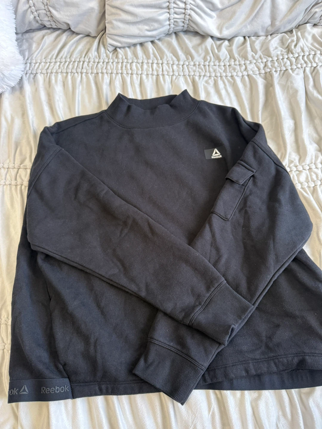 Reebok Black Crewneck Sweatshirt Women’s M