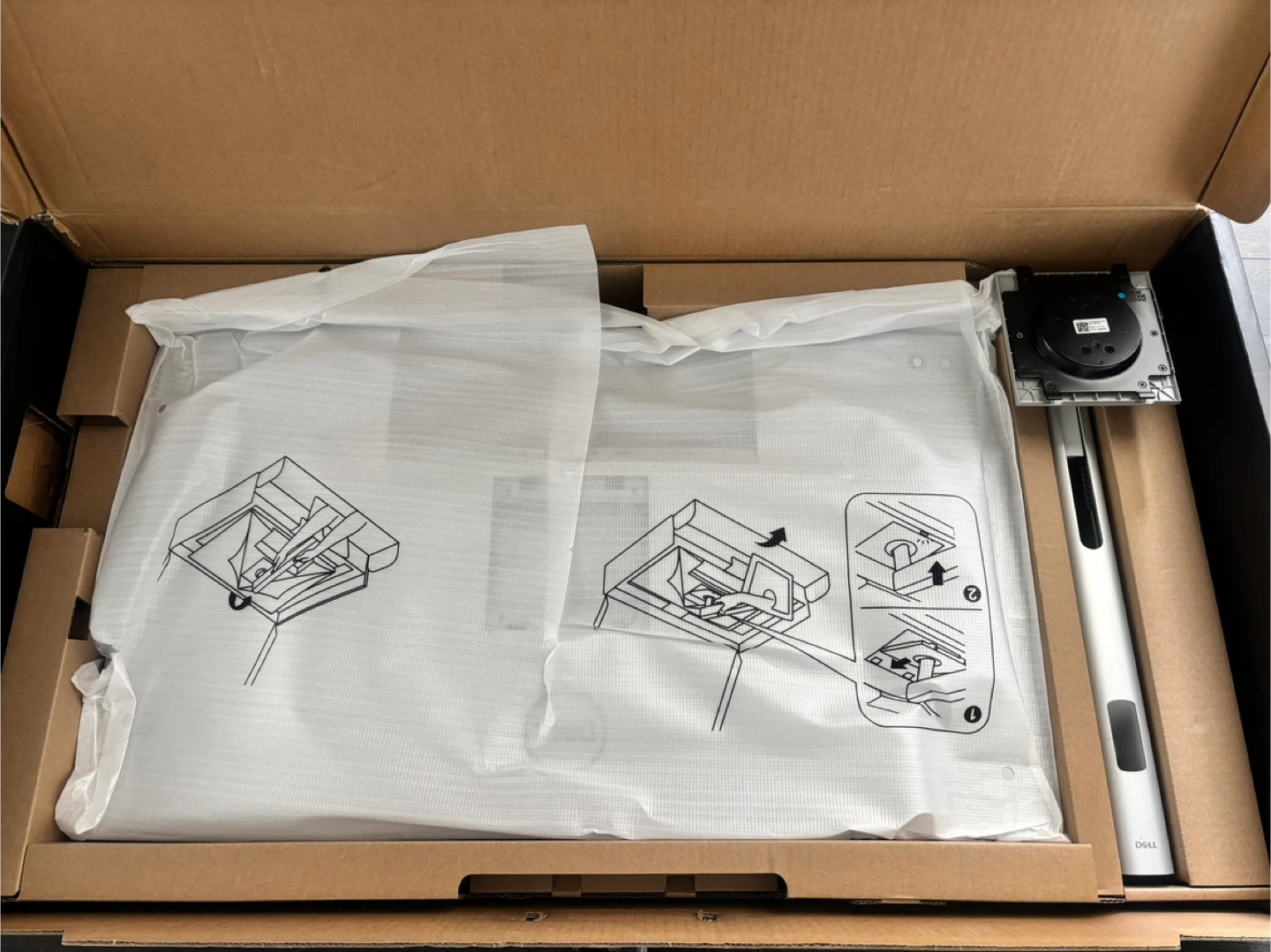 Open Boxed: Dell 24” USB Hub Monitor - U2422HE - photo 4