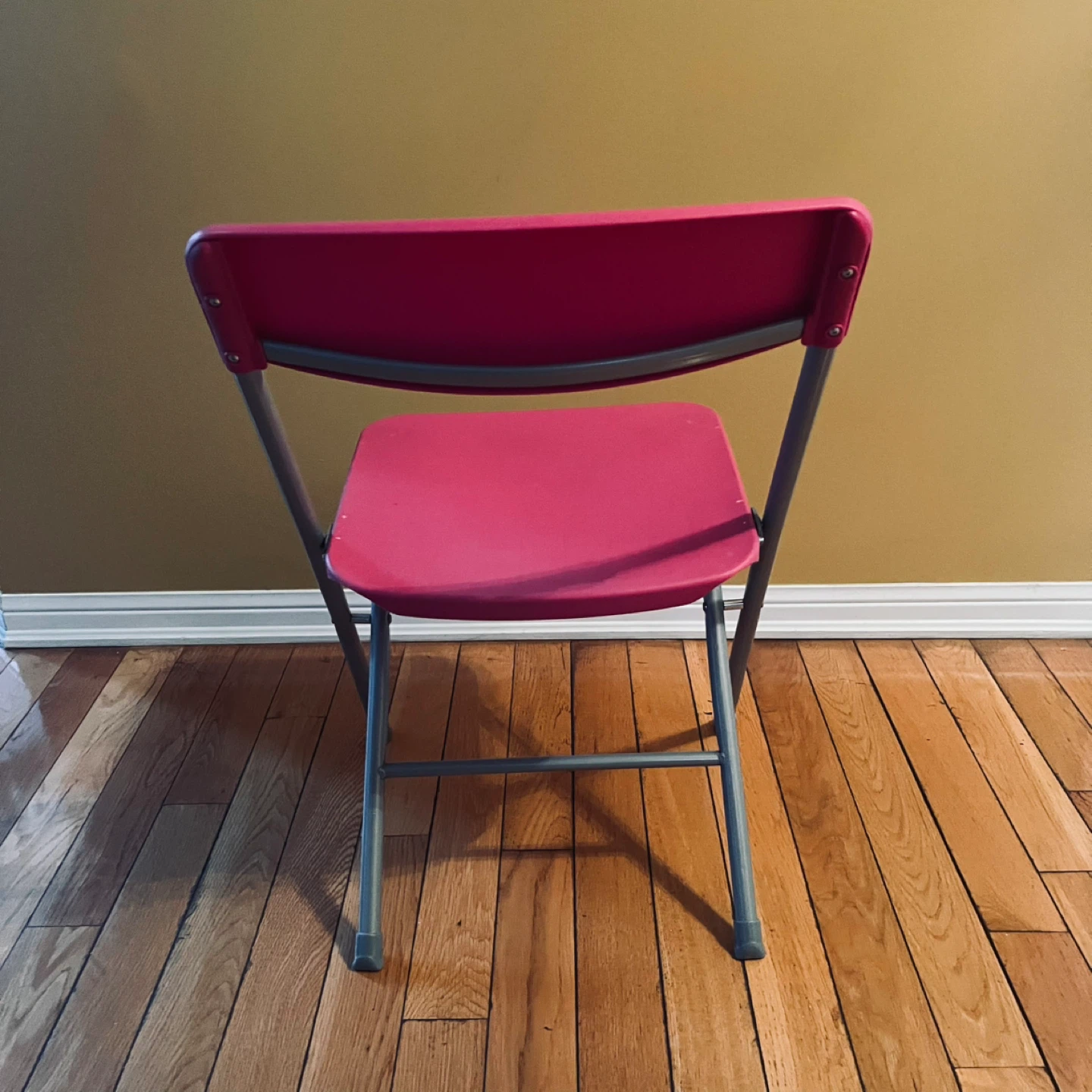 Pink Folding Chair - photo 2