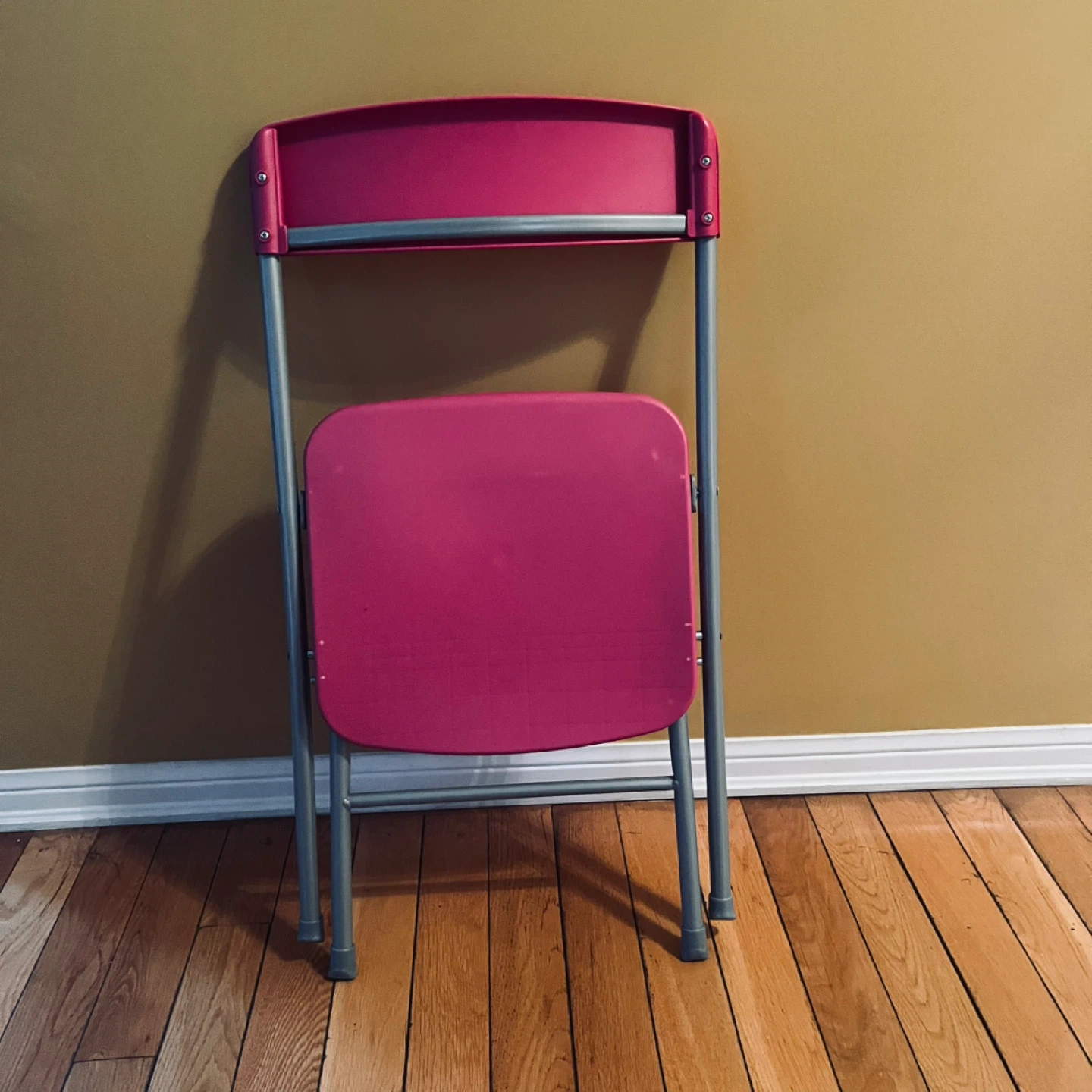 Pink Folding Chair - photo 4