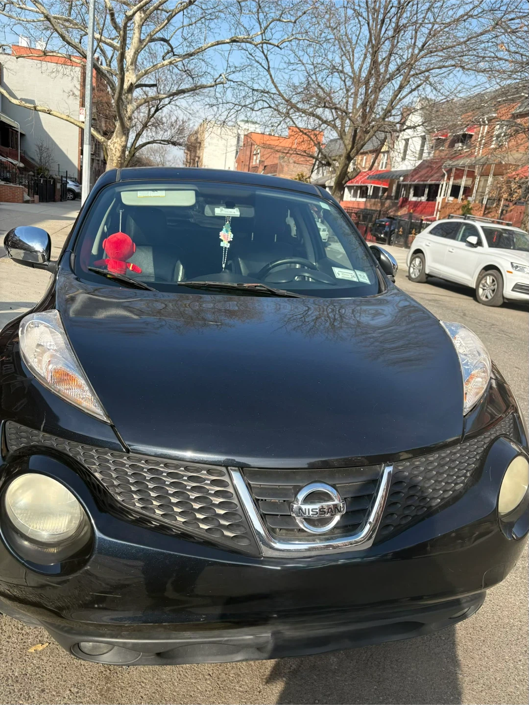 Black Nissan Juke