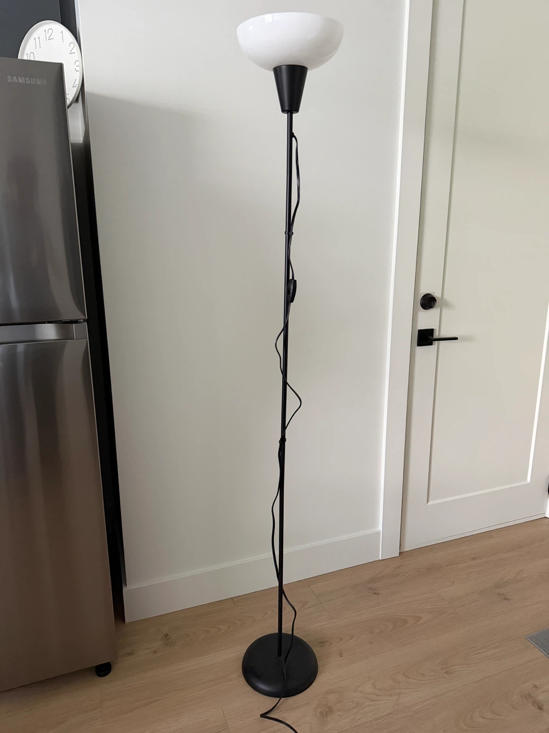 Black Floor Lamp - photo 2