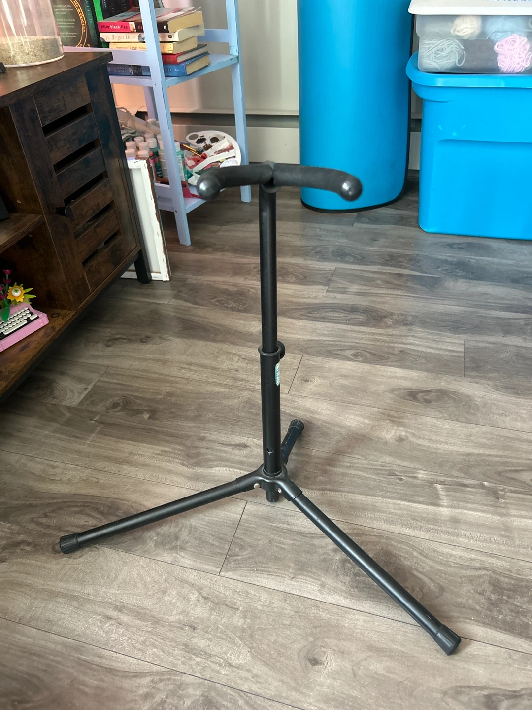 Adjustable Guitar Stand