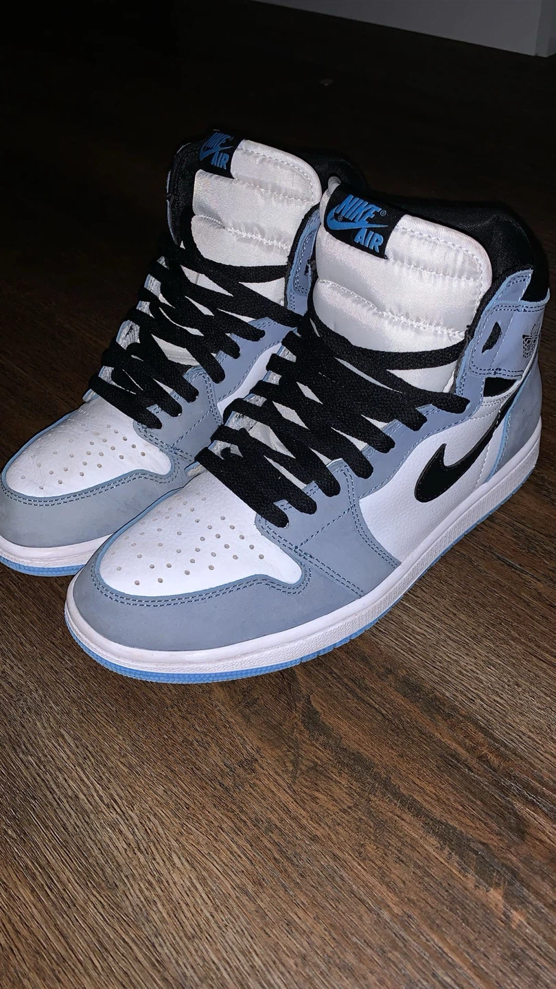 Nike Air Jordan 1 High OG "University Blue"