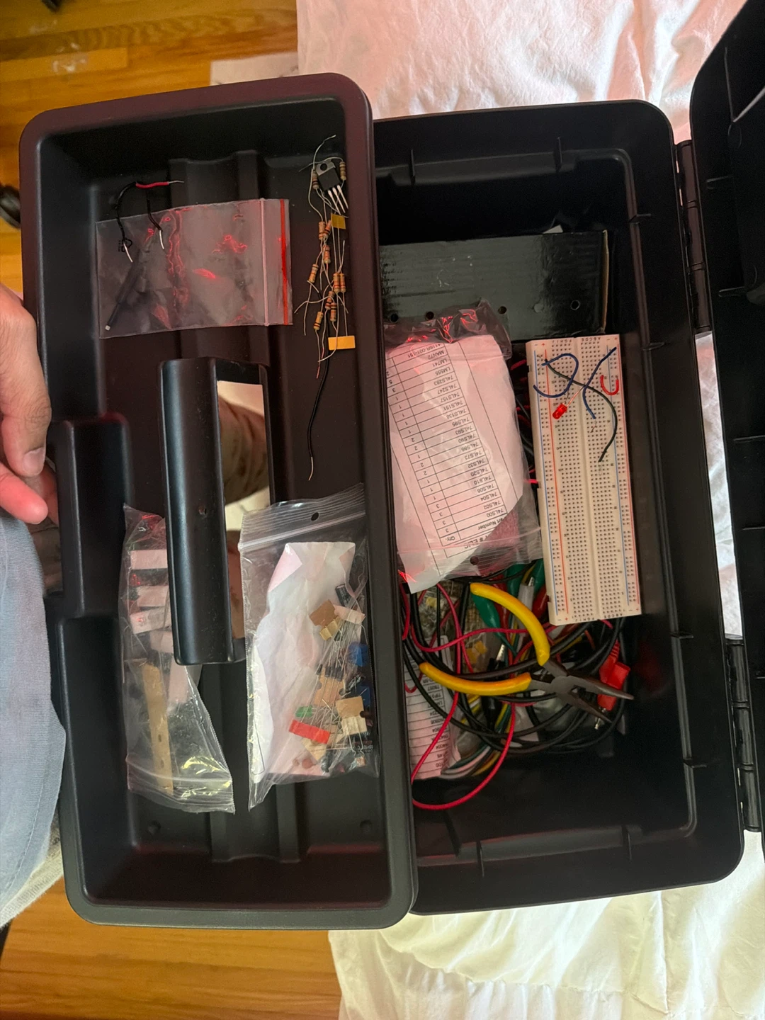 Stanley 16" Metal Latch Tool Box - photo 2