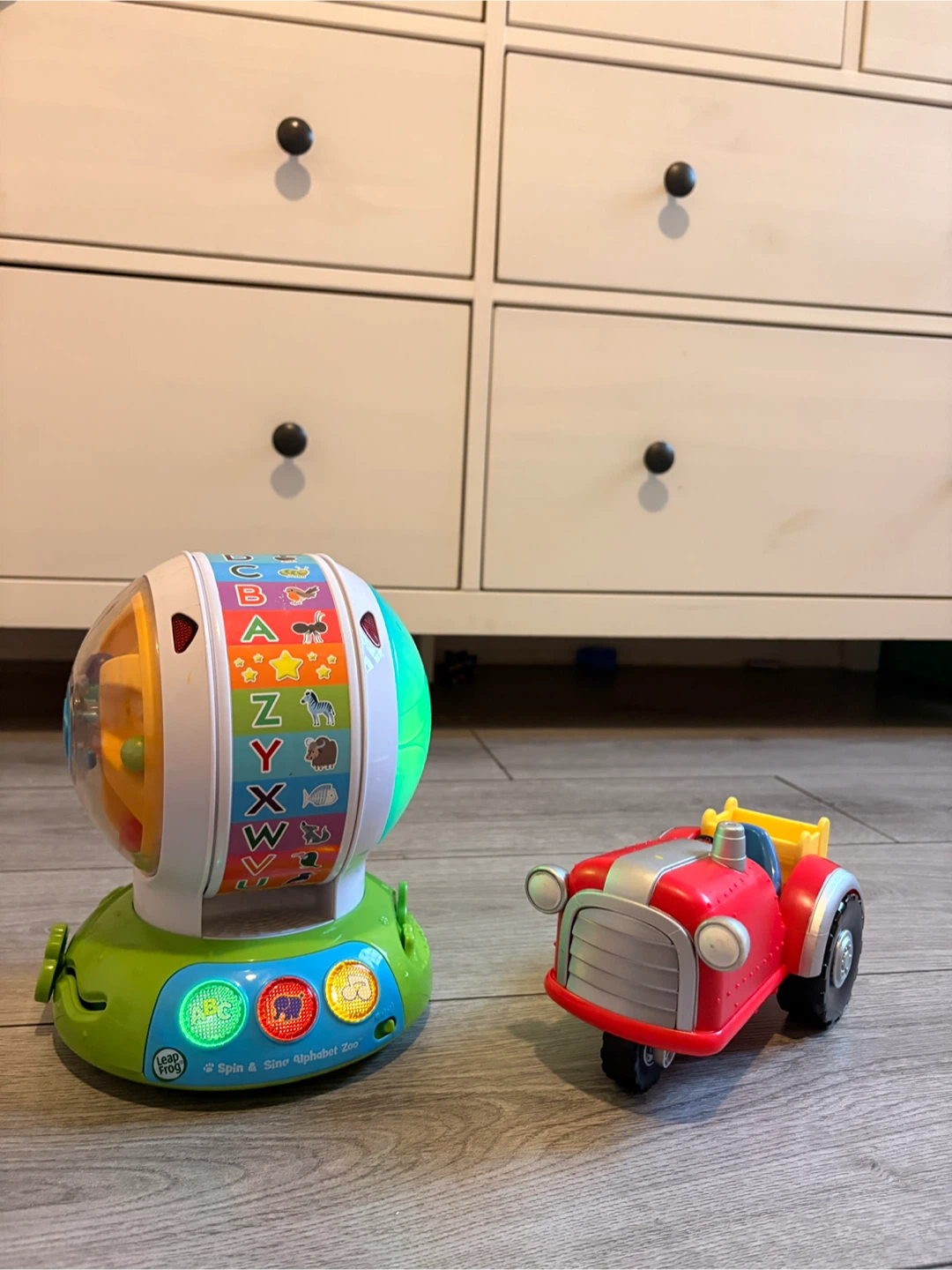 LeapFrog Spin & Sing Alphabet Zoo and CoComelon Tractor - photo 2