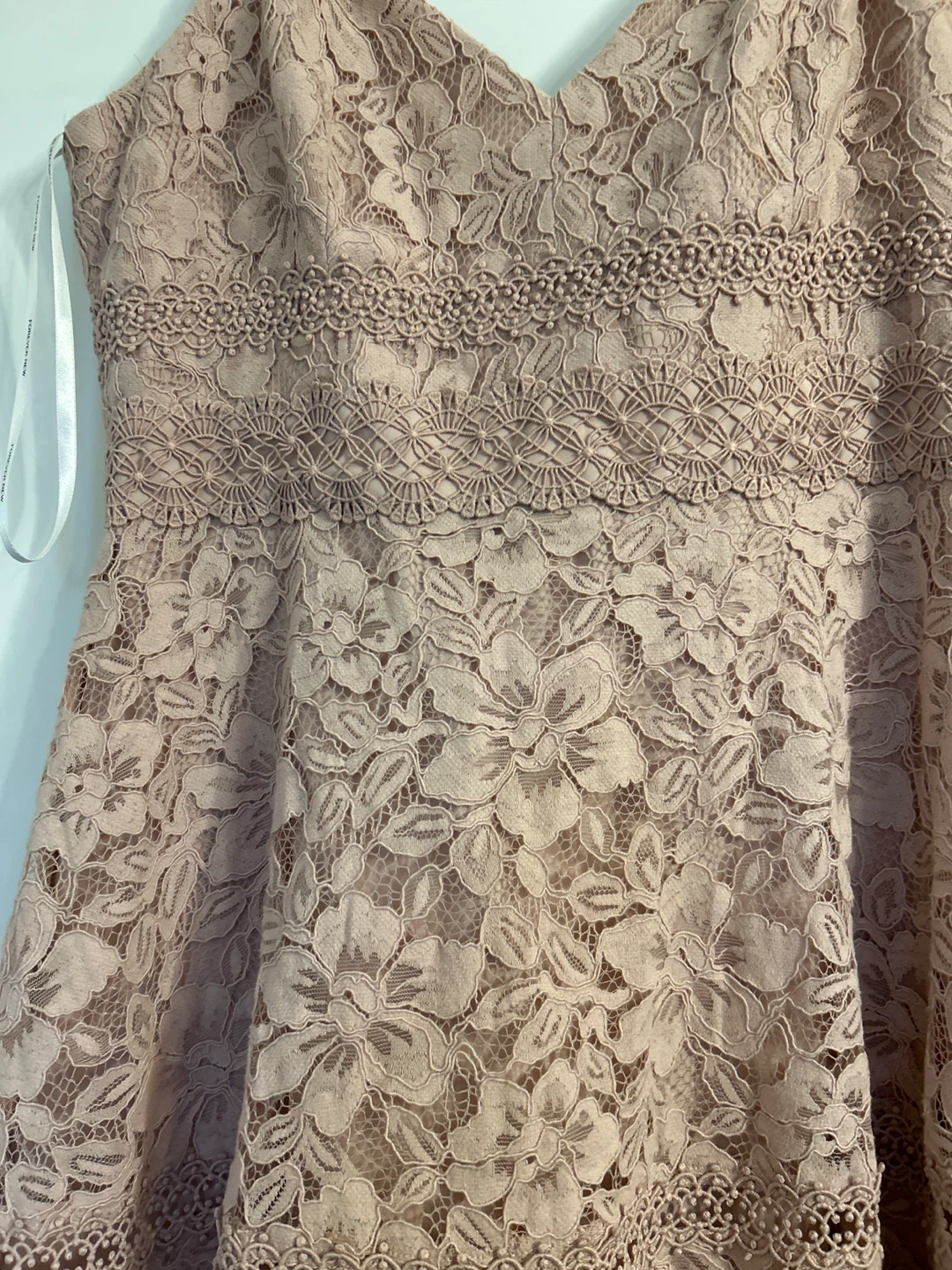 Forever New Lace Dress - Pink - AUS 12 / EUR 40 / USA 8 - photo 2