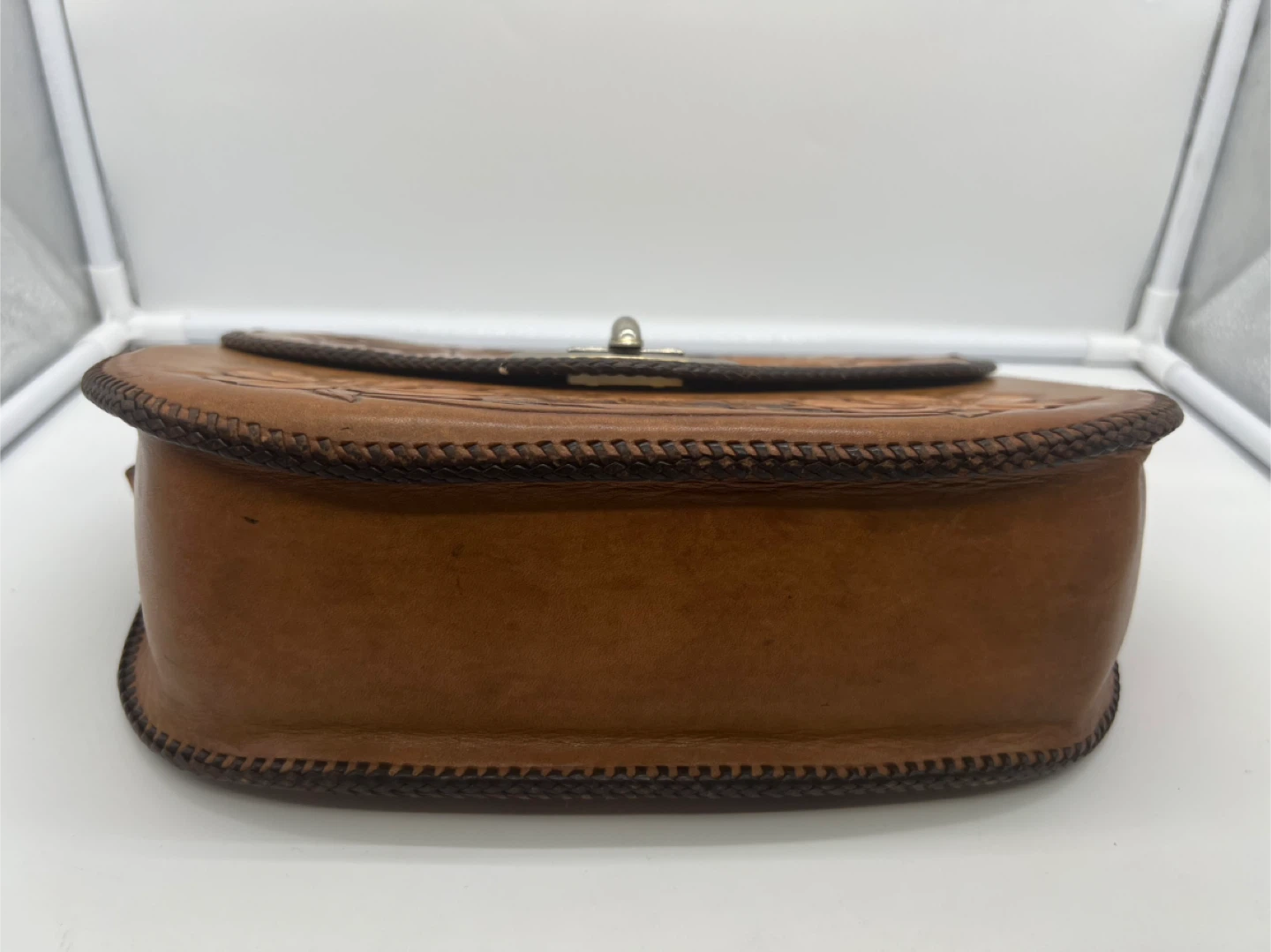 VINTAGE HANDMADE Mexican 70s Tooled Leather Large Crossbody Bag - photo 5