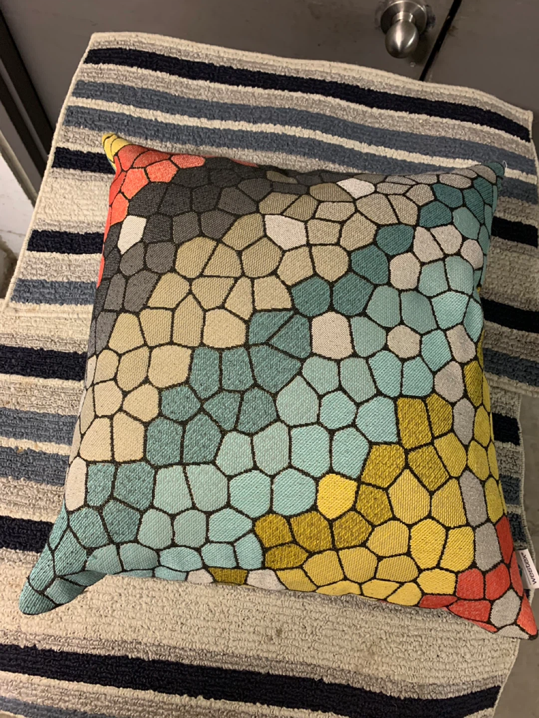 Decorative Throw Pillow - Geometric Pattern