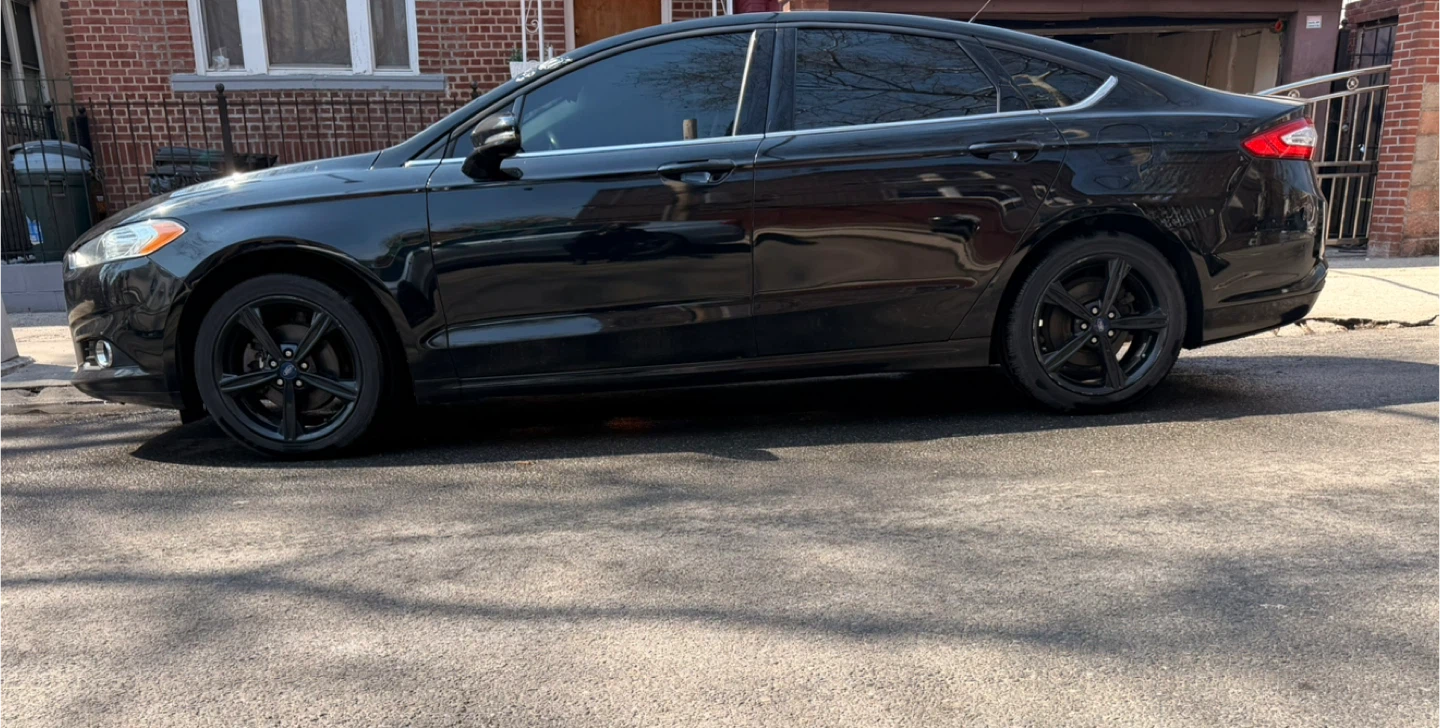 Black Ford Fusion SE Sedan - photo 5