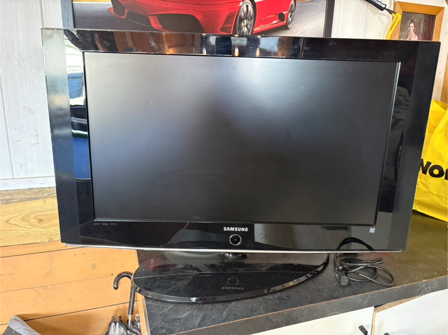 32” Samsung TV