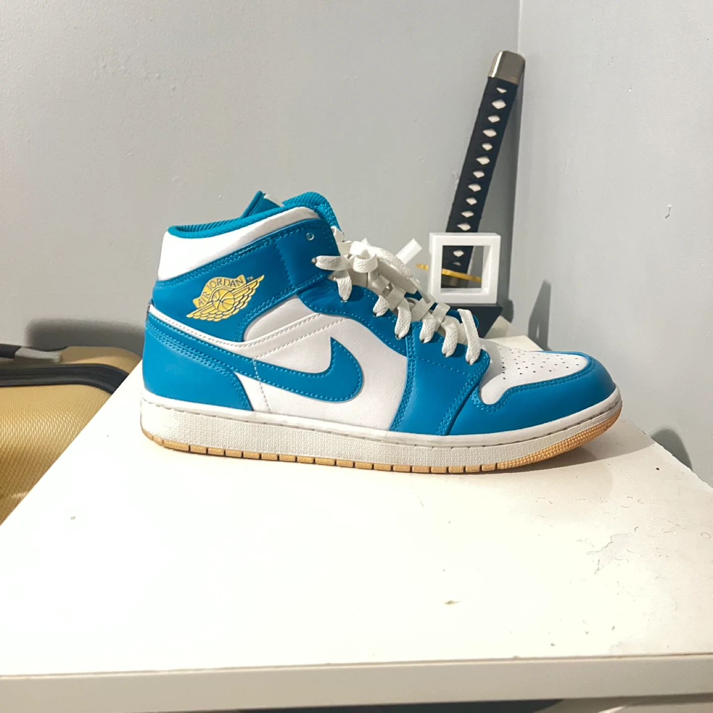Air Jordan 1 Mid SE 'Blue Tint' Sneakers - photo 2