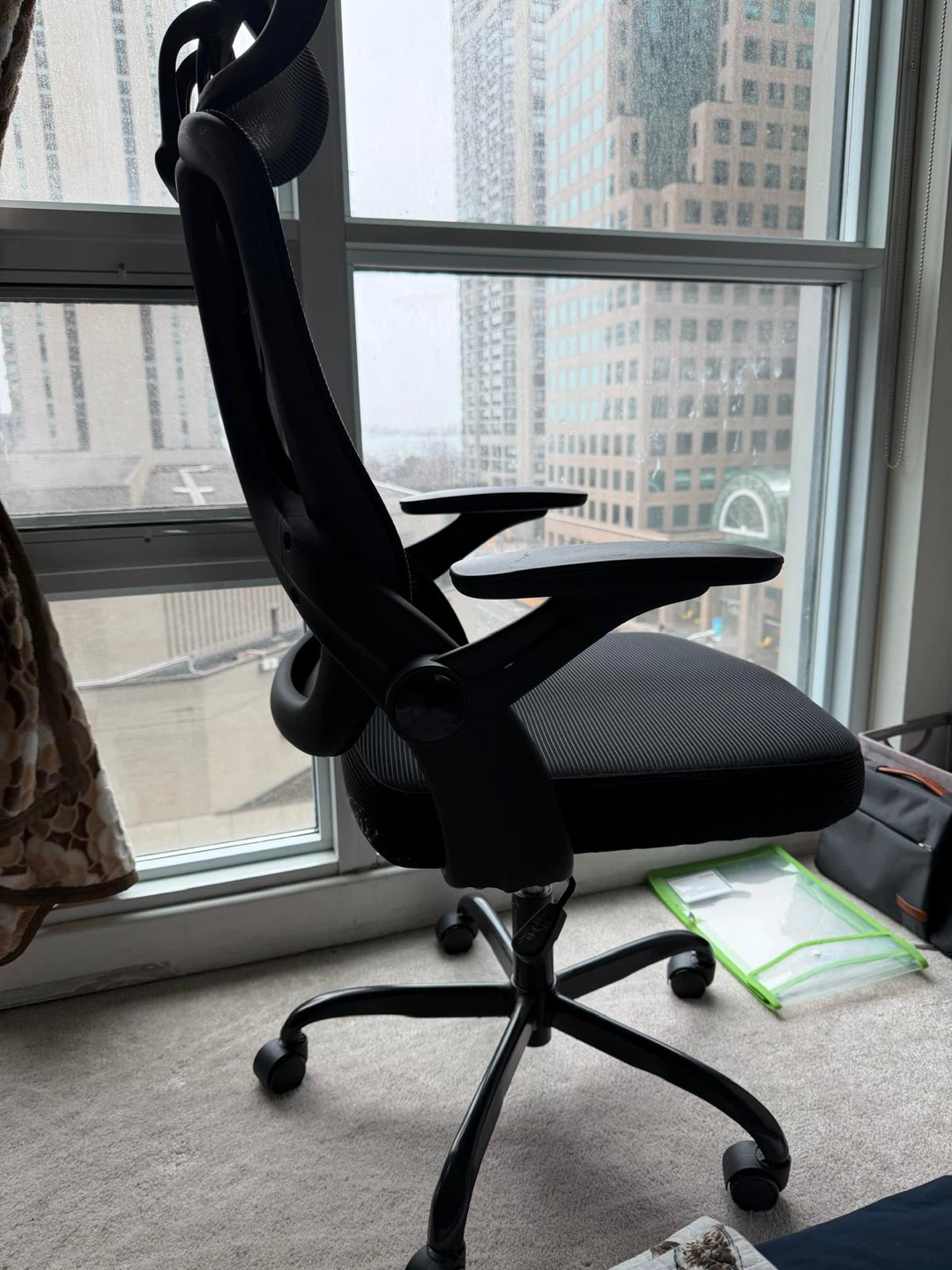 Black Ergonomic Mesh Office Chair with Headrest - photo 2