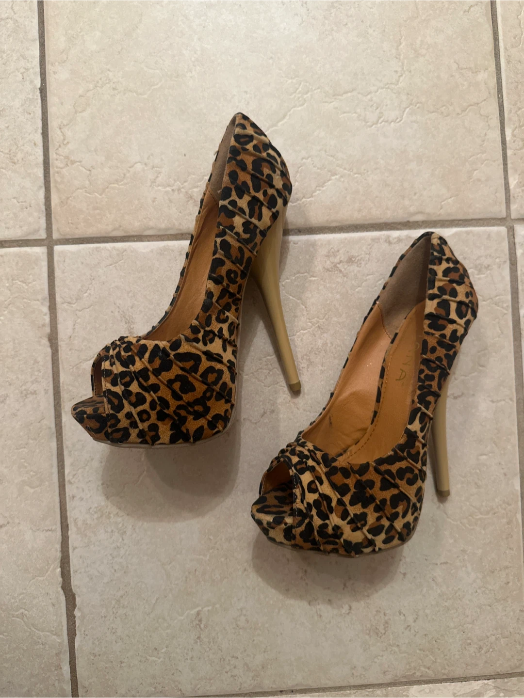 Cheetah Print Pumps / women’s 5.5