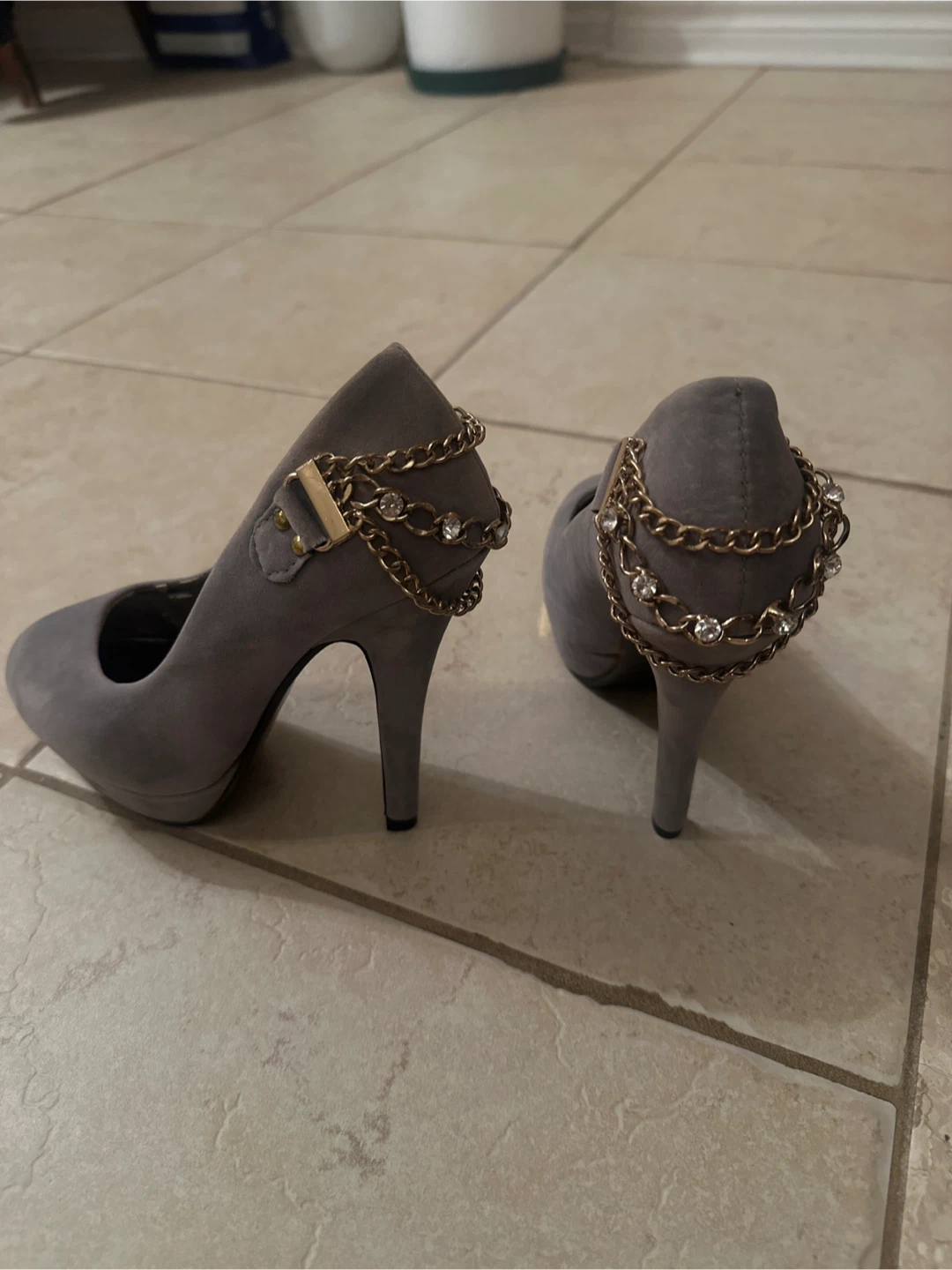 Grey Suede Pumps Gold - size 5 - photo 4
