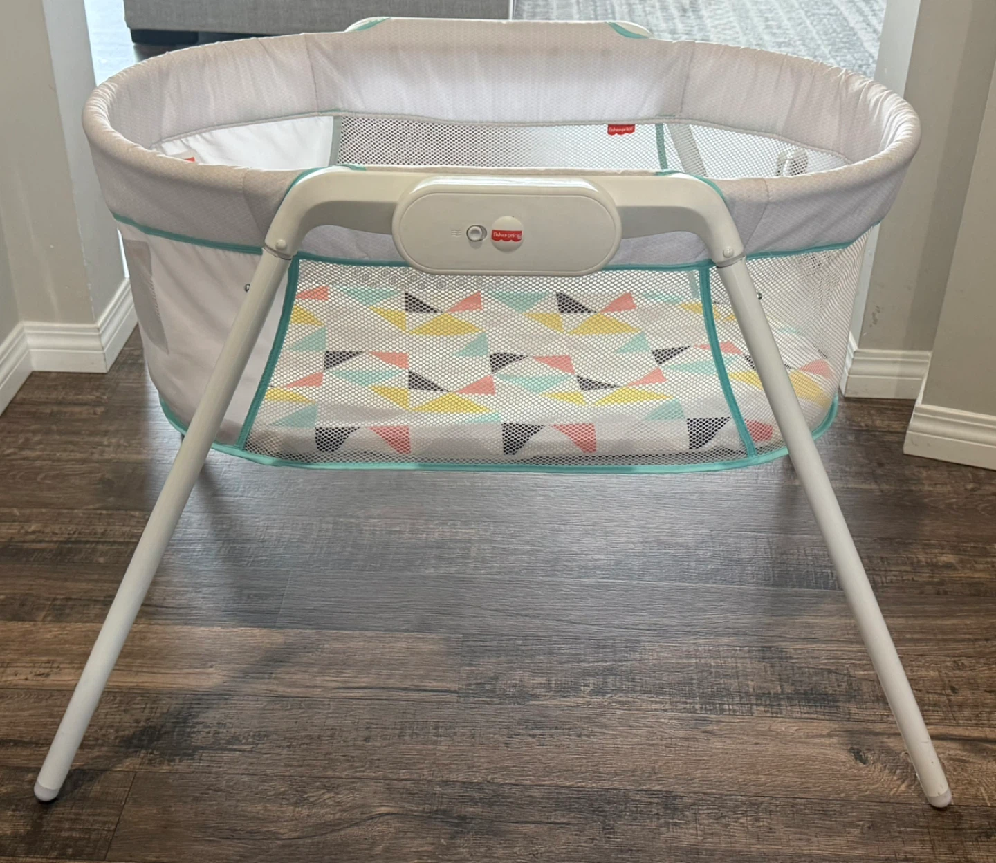 Fisher-Price Bassinet with Geometric Print - photo 2