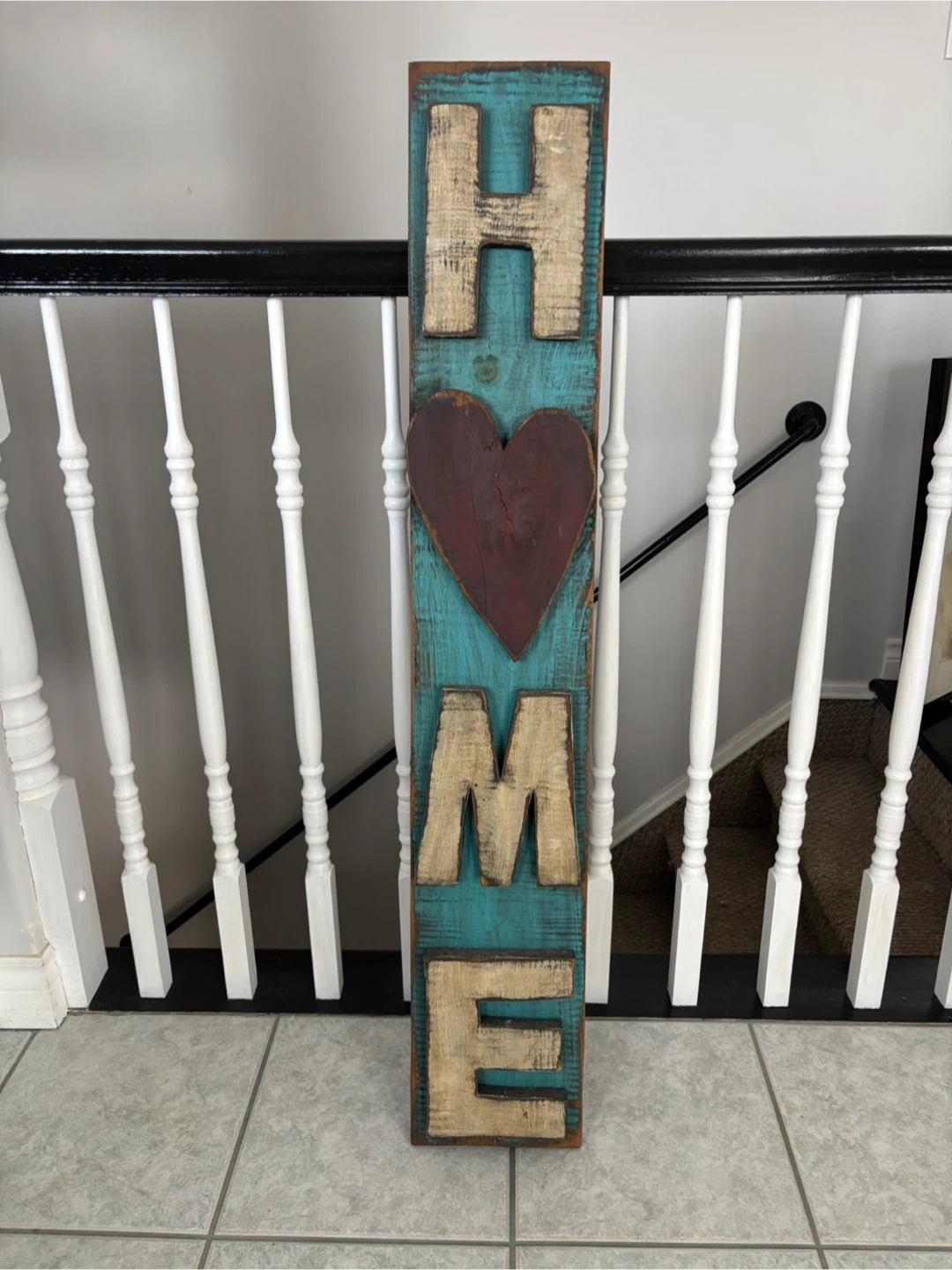 Wooden "HOME" sign with heart - photo 3