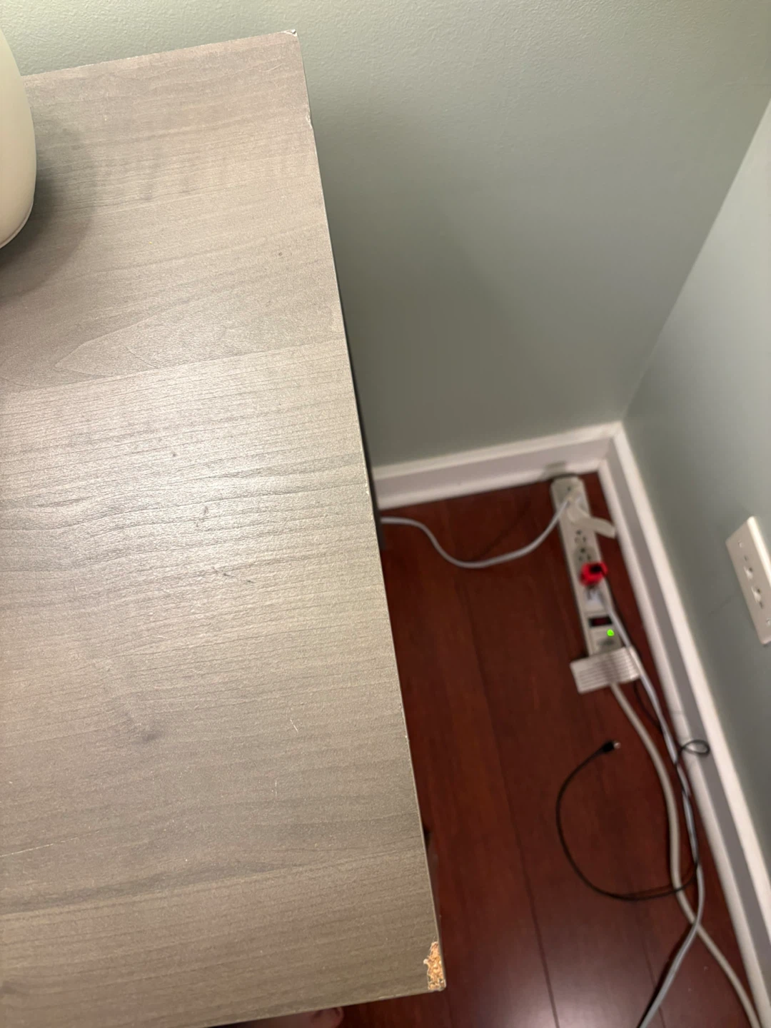 Matching 6-drawer dresser and 1 nightstand - photo 2