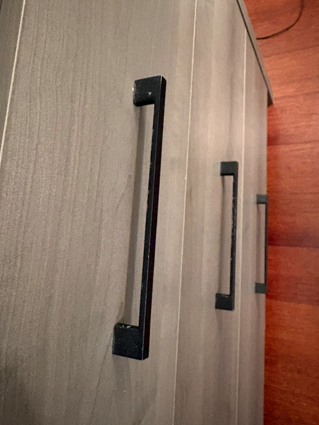 Matching 6-drawer dresser and 1 nightstand - photo 5
