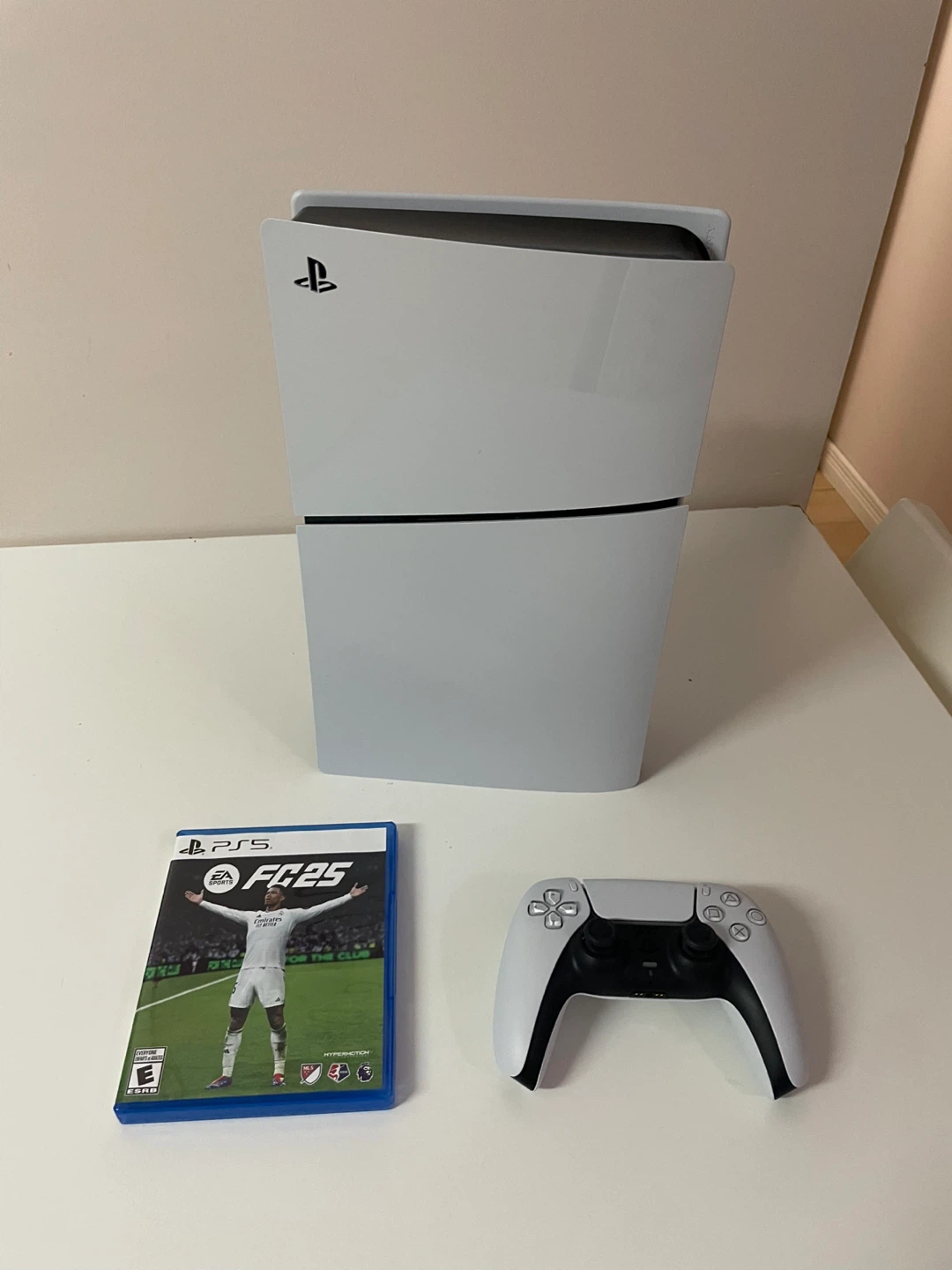 PlayStation 5 Console with EA SPORTS FC 24 - photo 2