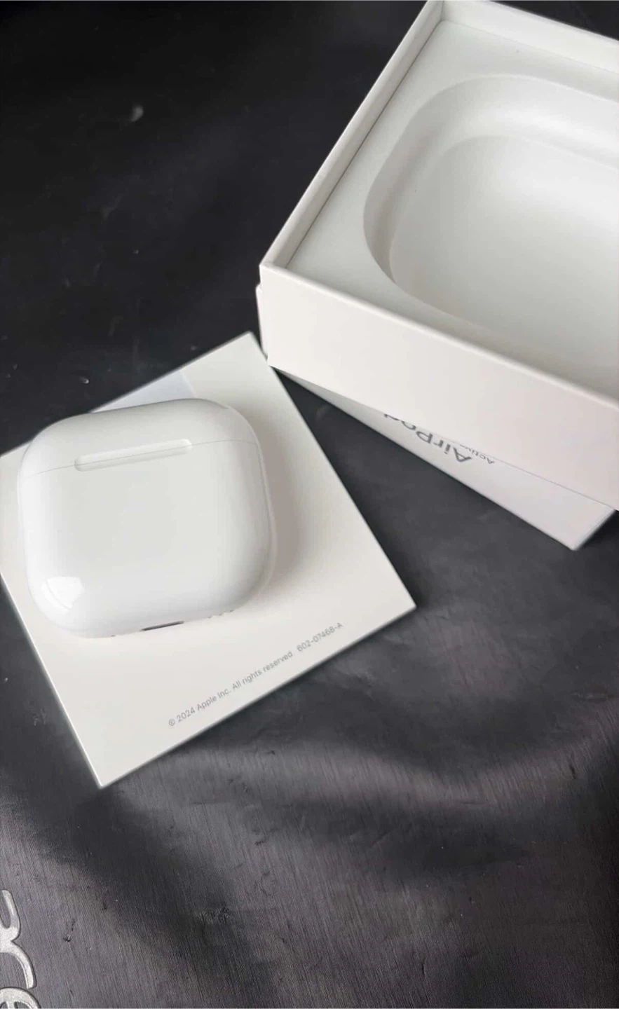 Apple AirPods 4 with Active Noise Cancellation
