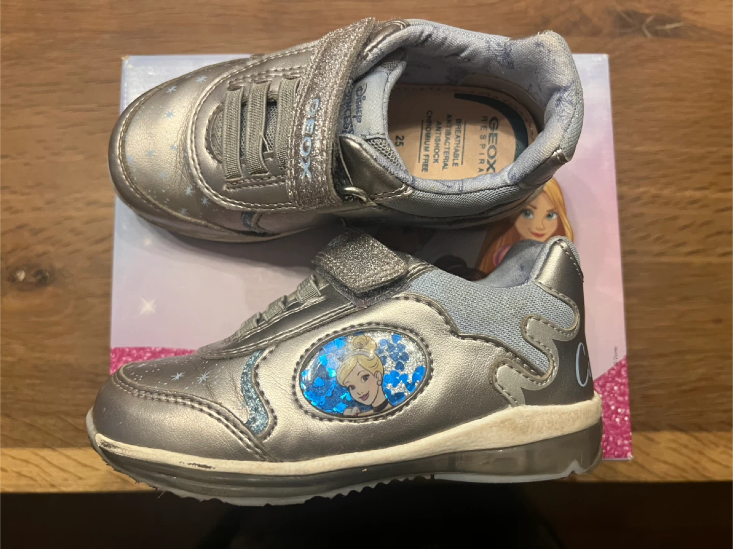 Geox Respira Kids Disney Princess Shoes Size 25 - photo 2