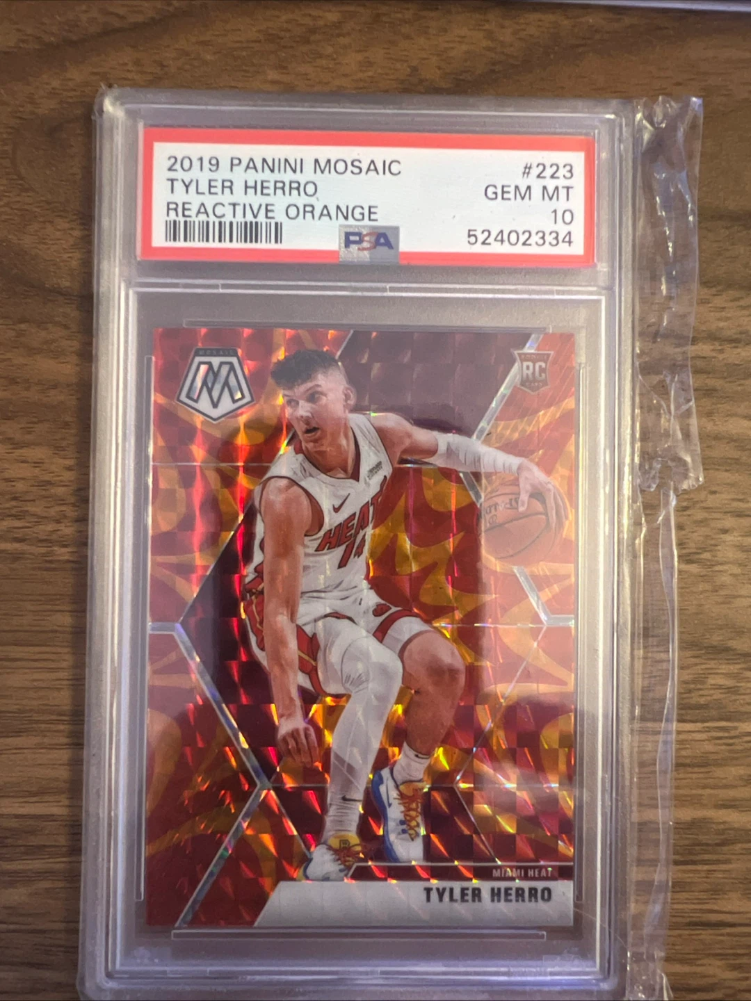 2019 Panini Mosaic Tyler Herro Reactive Orange PSA 10