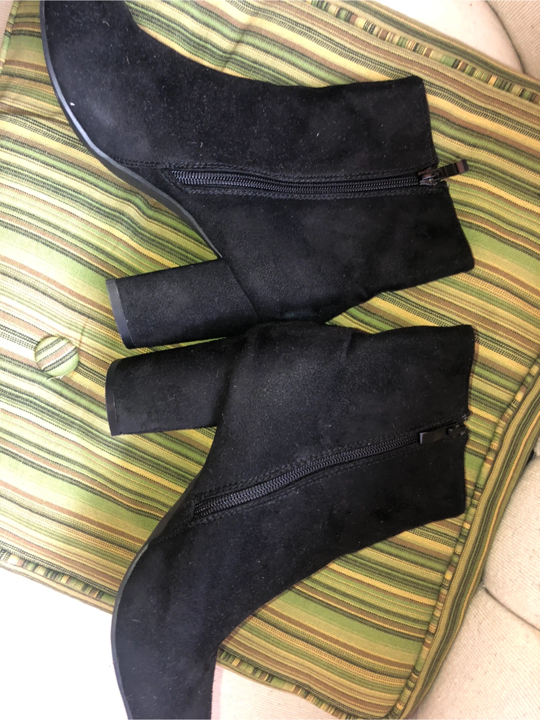 $20 Black Embroidered Ankle Boots size 9 - photo 4