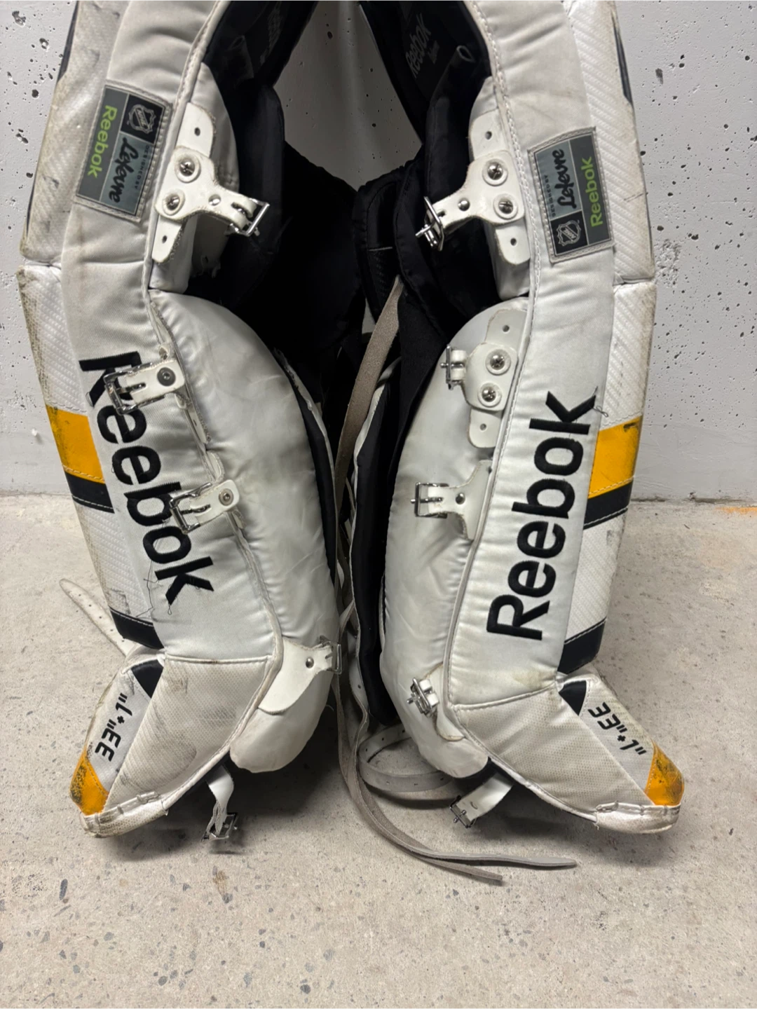 Reebok SR1K Goalie Leg Pads - photo 2