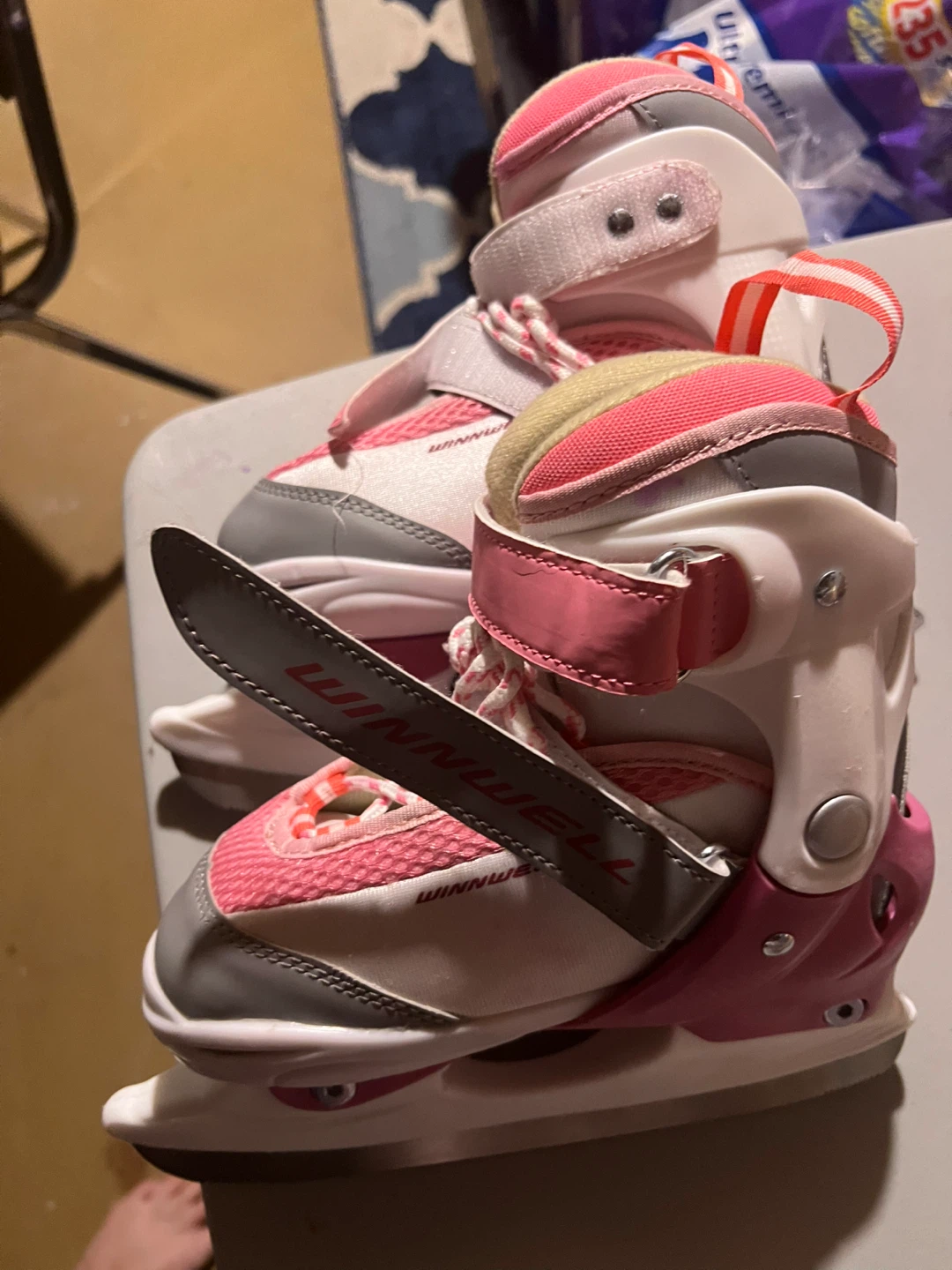 Winnwell Youth Ice Skates Size 3Y
