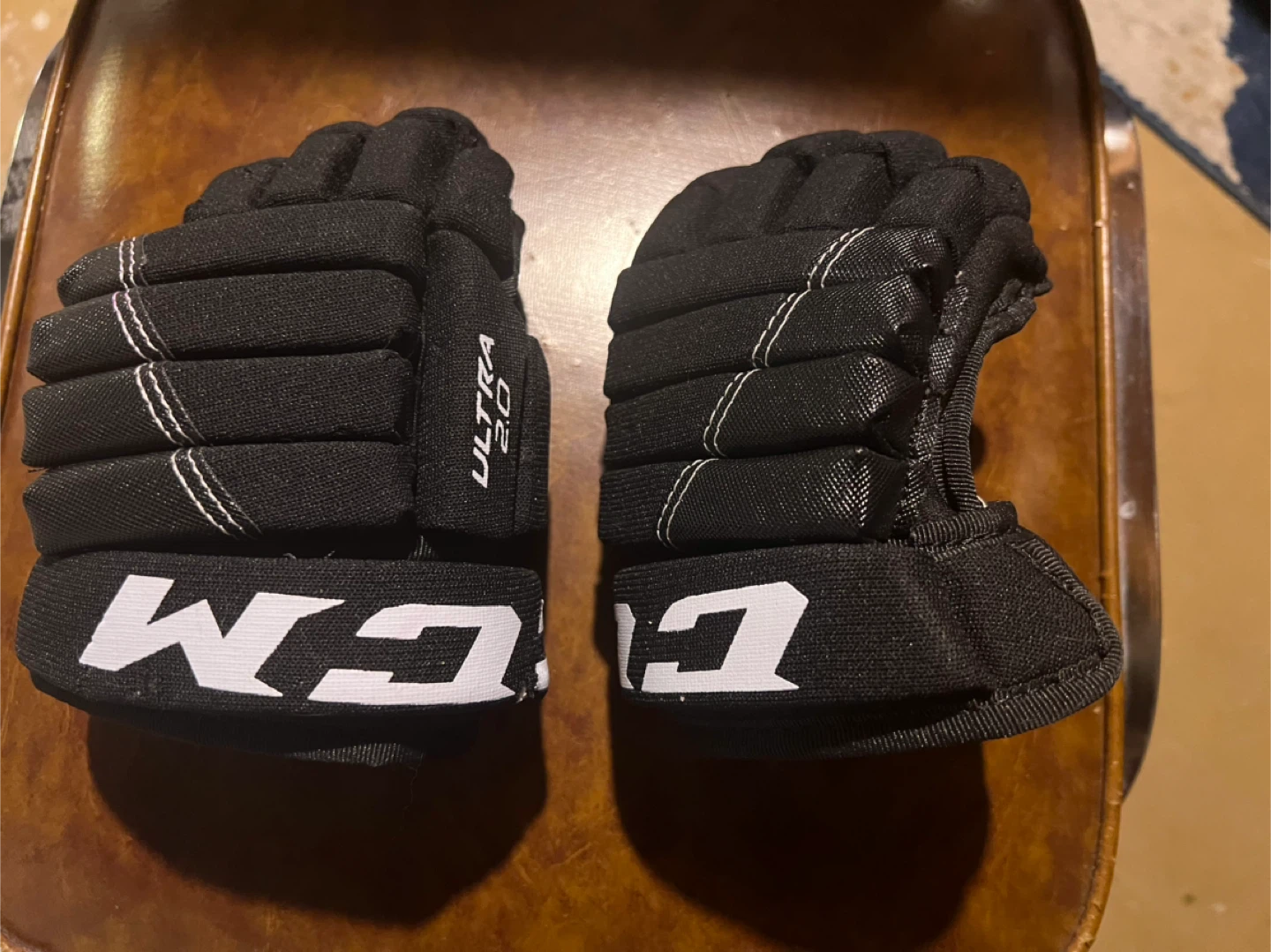 CCM Ultra 5.0 Youth Hockey Gloves - photo 3