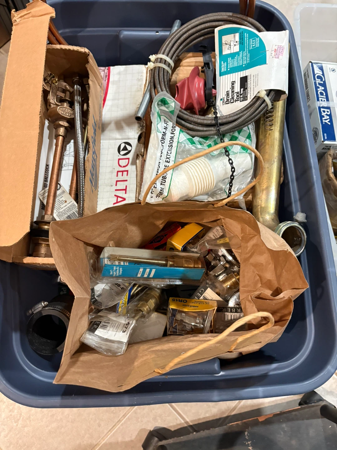 Plumbing Fixtures & Parts Assortment - photo 4