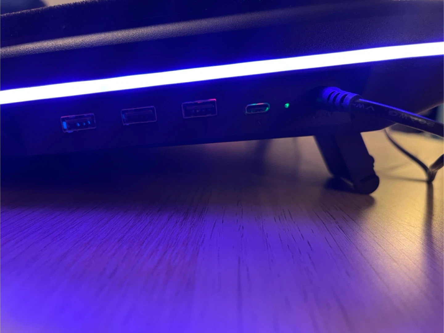 Llano V12 Laptop Cooling Pad with RGB Lighting and USB hub - photo 5