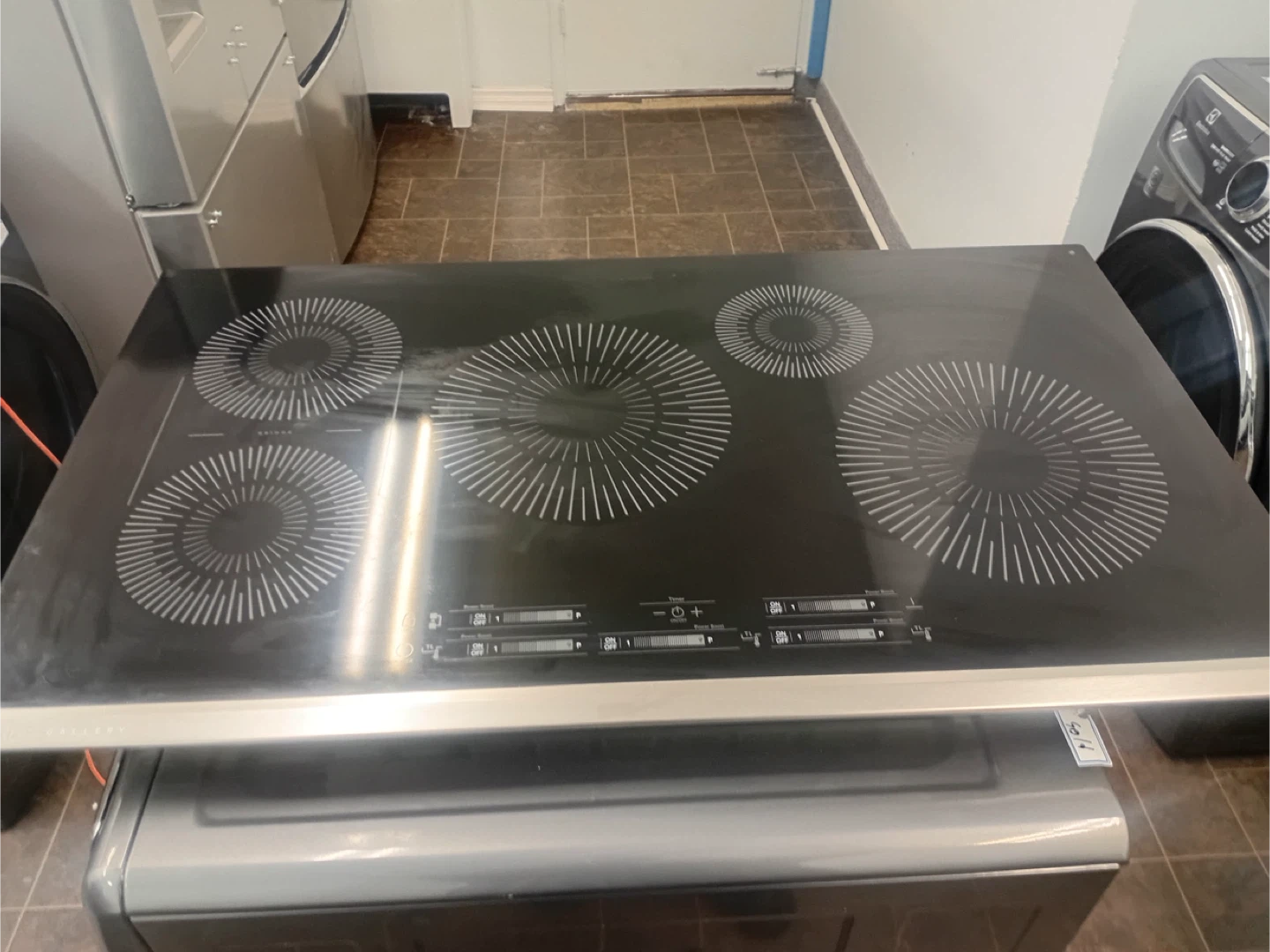 Fridgidaire Gallery cooktop digital electric stove top