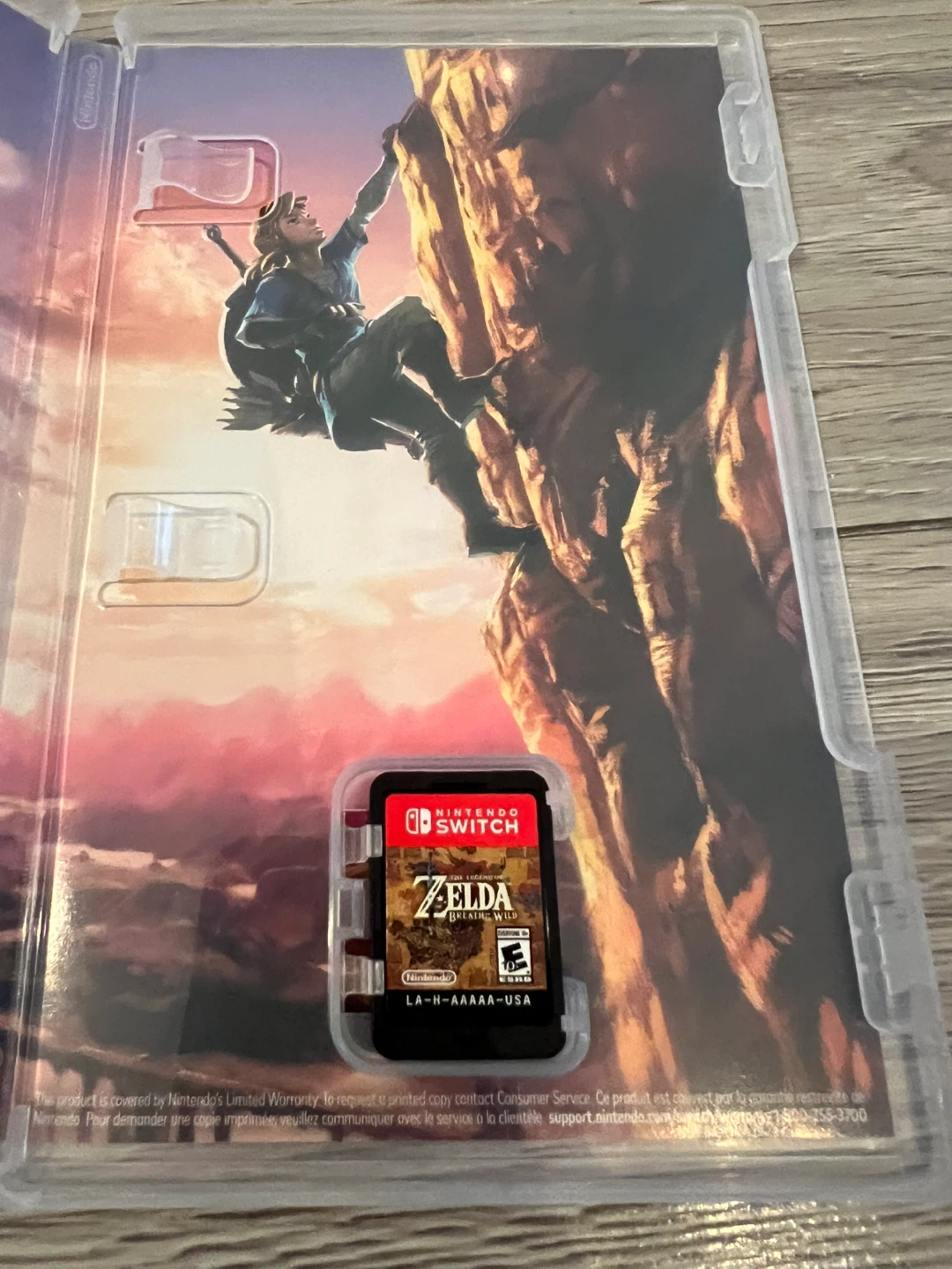 The Legend of Zelda: Breath of the Wild Nintendo Switch Game - photo 2