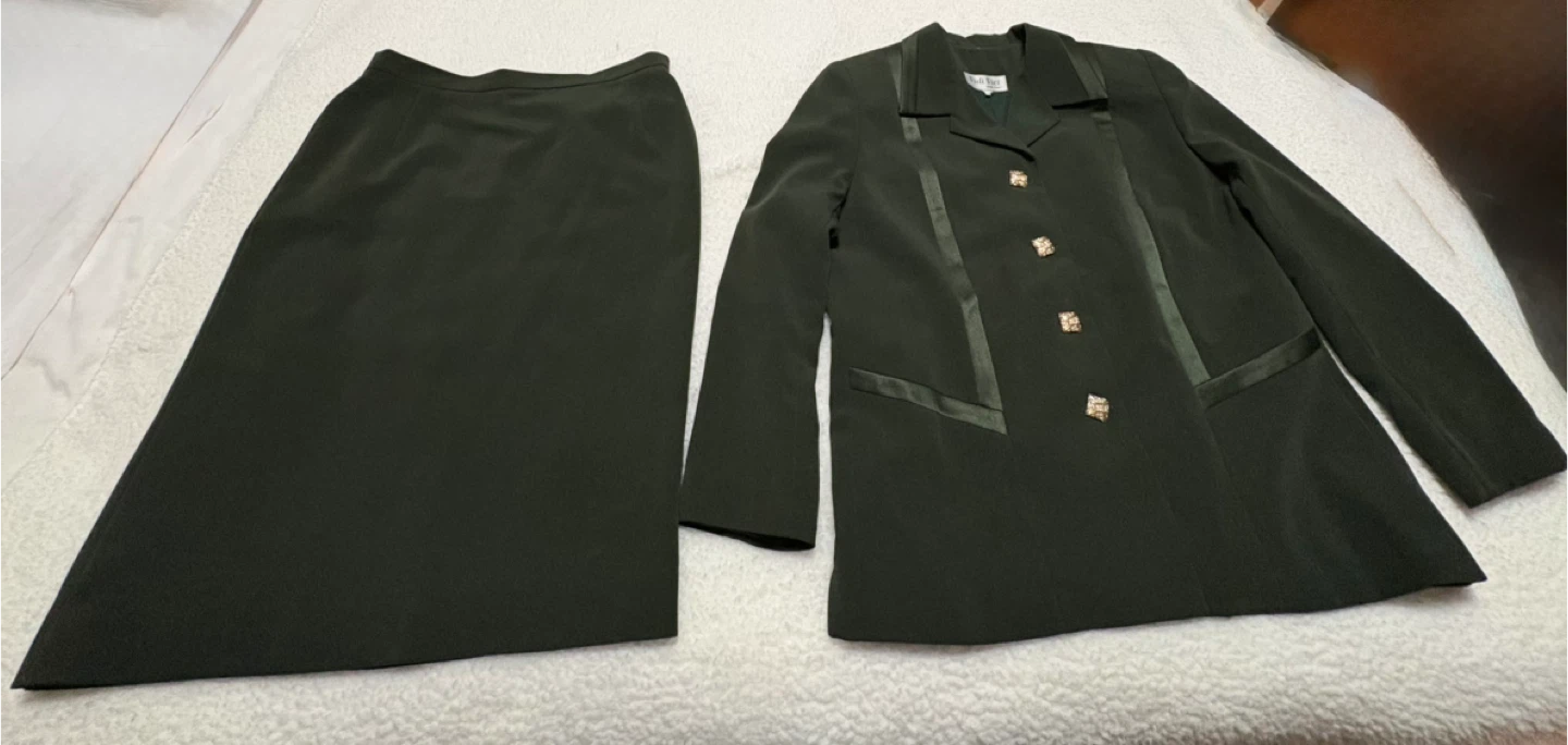 Vidi Vici by Mr. Sam Women's Skirt Suit