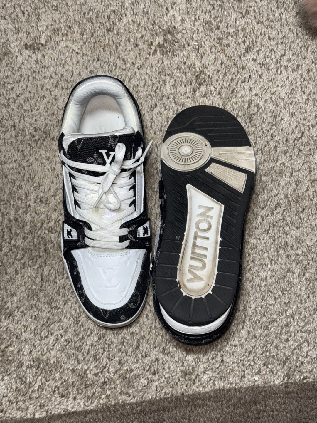 Louis Vuitton LV Trainer Sneakers Size 8.5 - photo 4