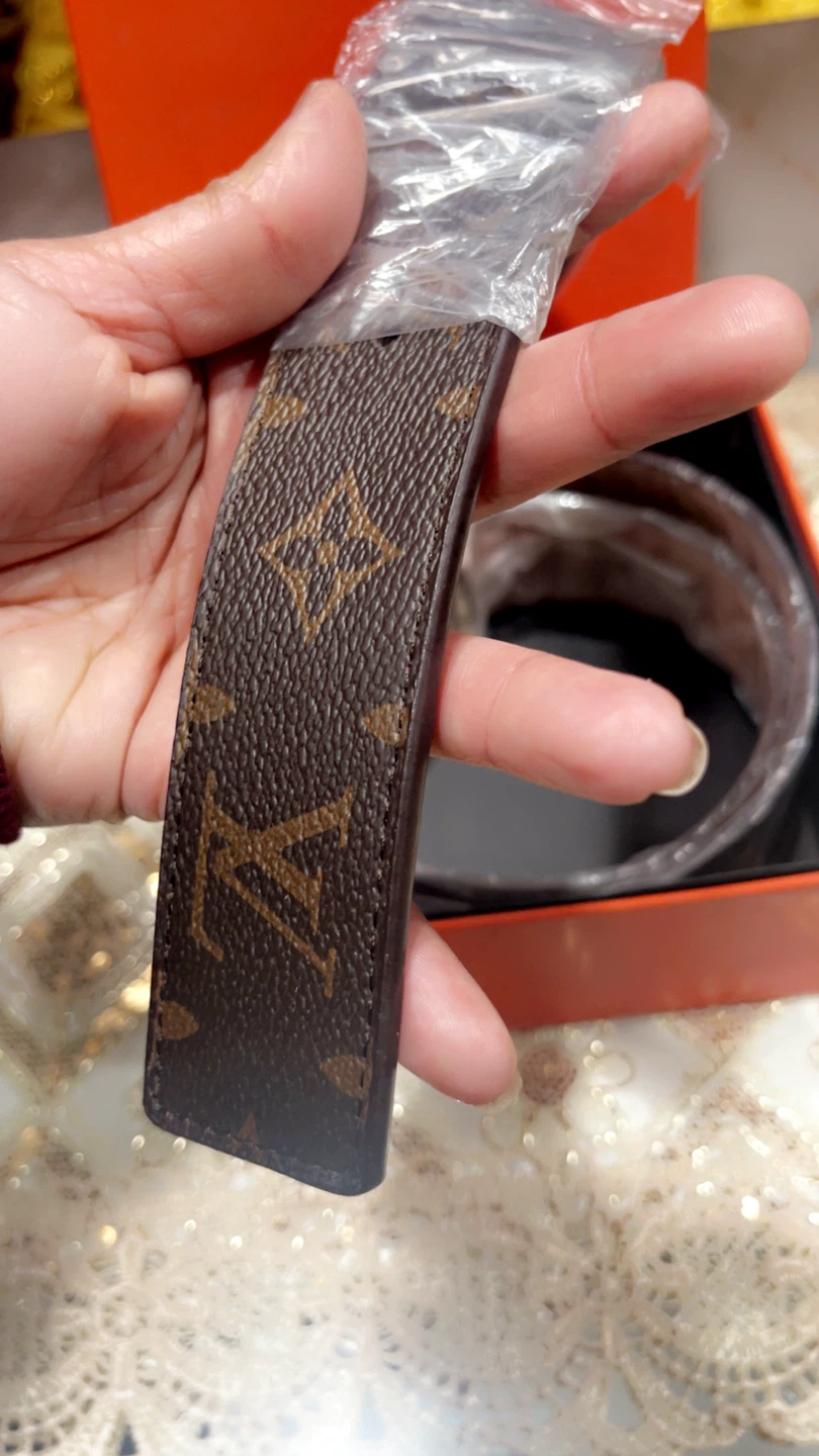 Louis Vuitton Belt with LV Buckle - photo 3