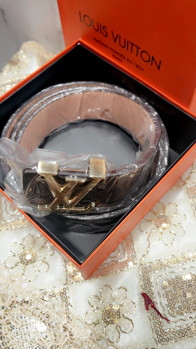 Louis Vuitton Belt with LV Buckle - photo 5
