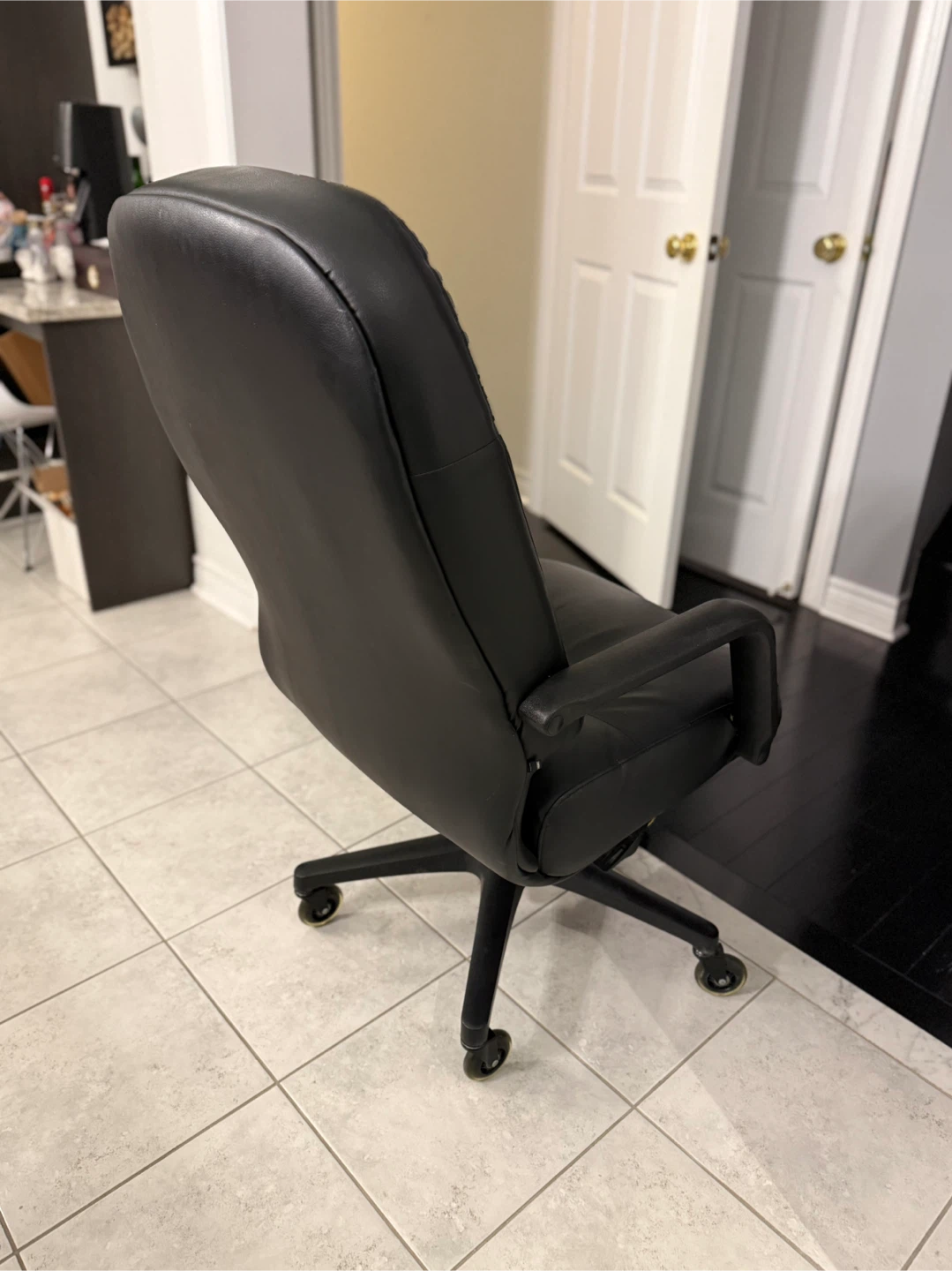 Black Leather Office Chair - photo 2