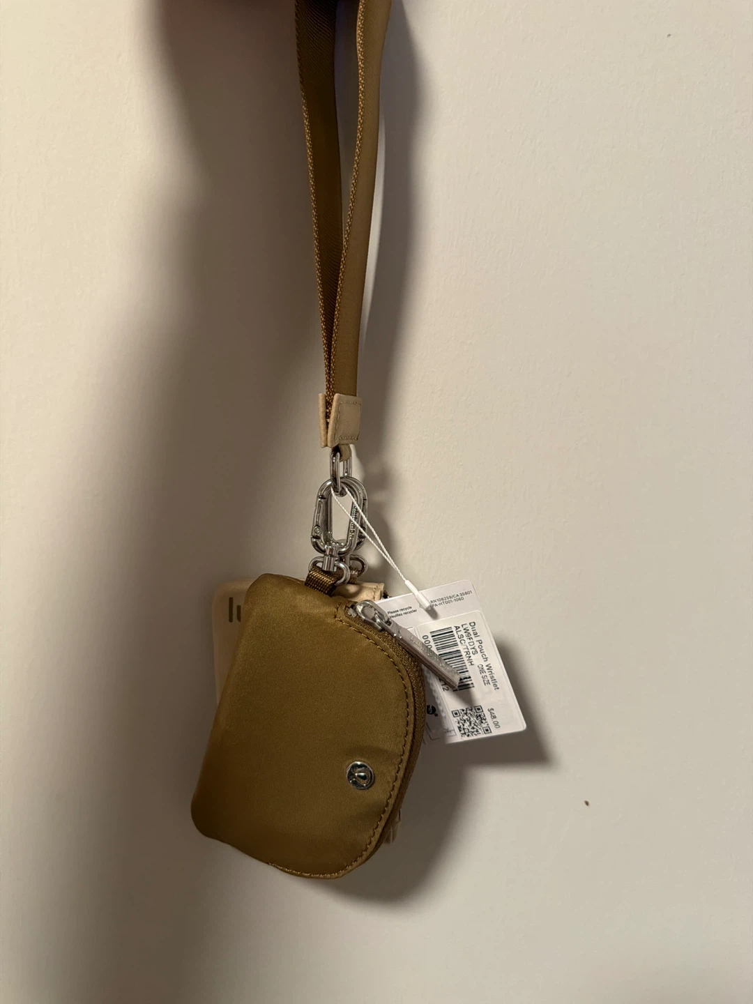 Lululemon Crossbody Pouch with Strap - photo 2