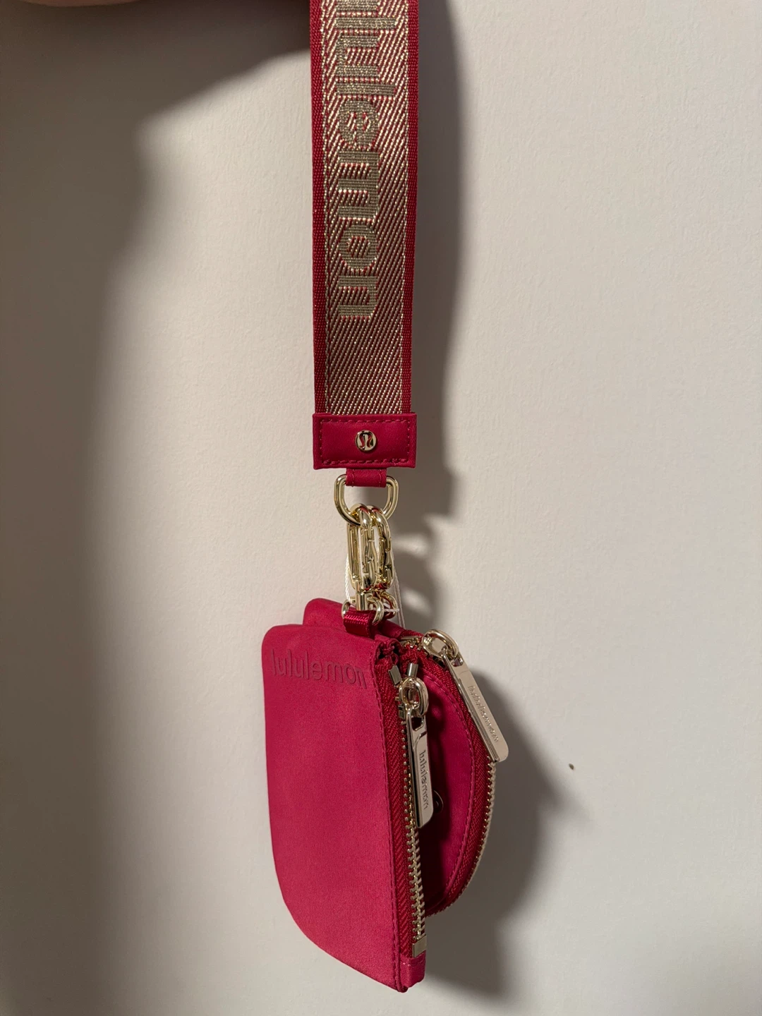 Lululemon Crossbody Pouch with Strap - photo 3