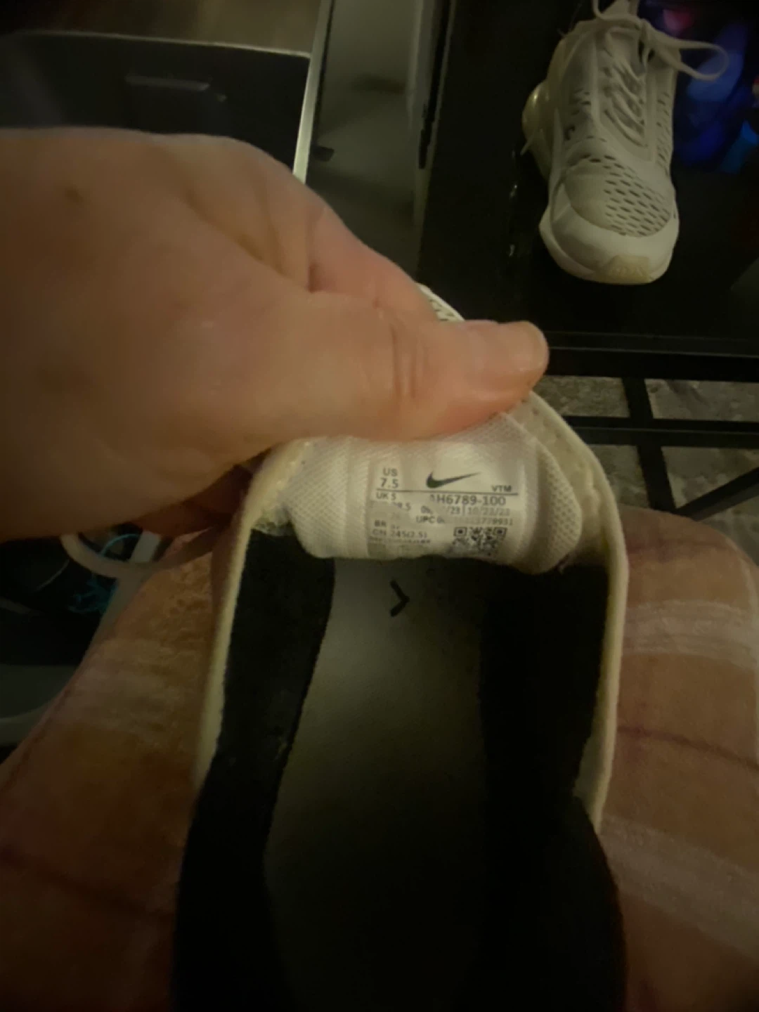 Nike Air Max 270 White Running Shoes - photo 3