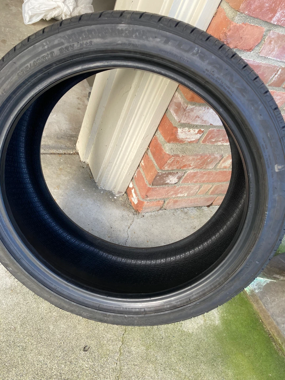 4 NEW 19” Bridgestone Tires All Seasons under 50 km $1400 - photo 2