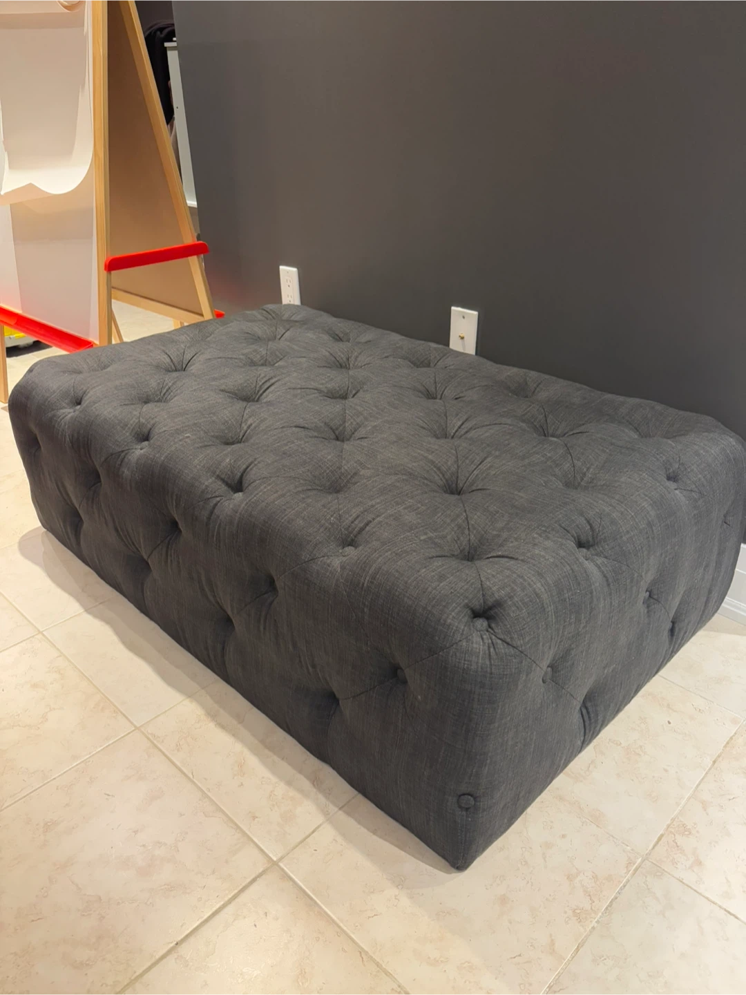 Dark grey tufted ottoman - photo 2