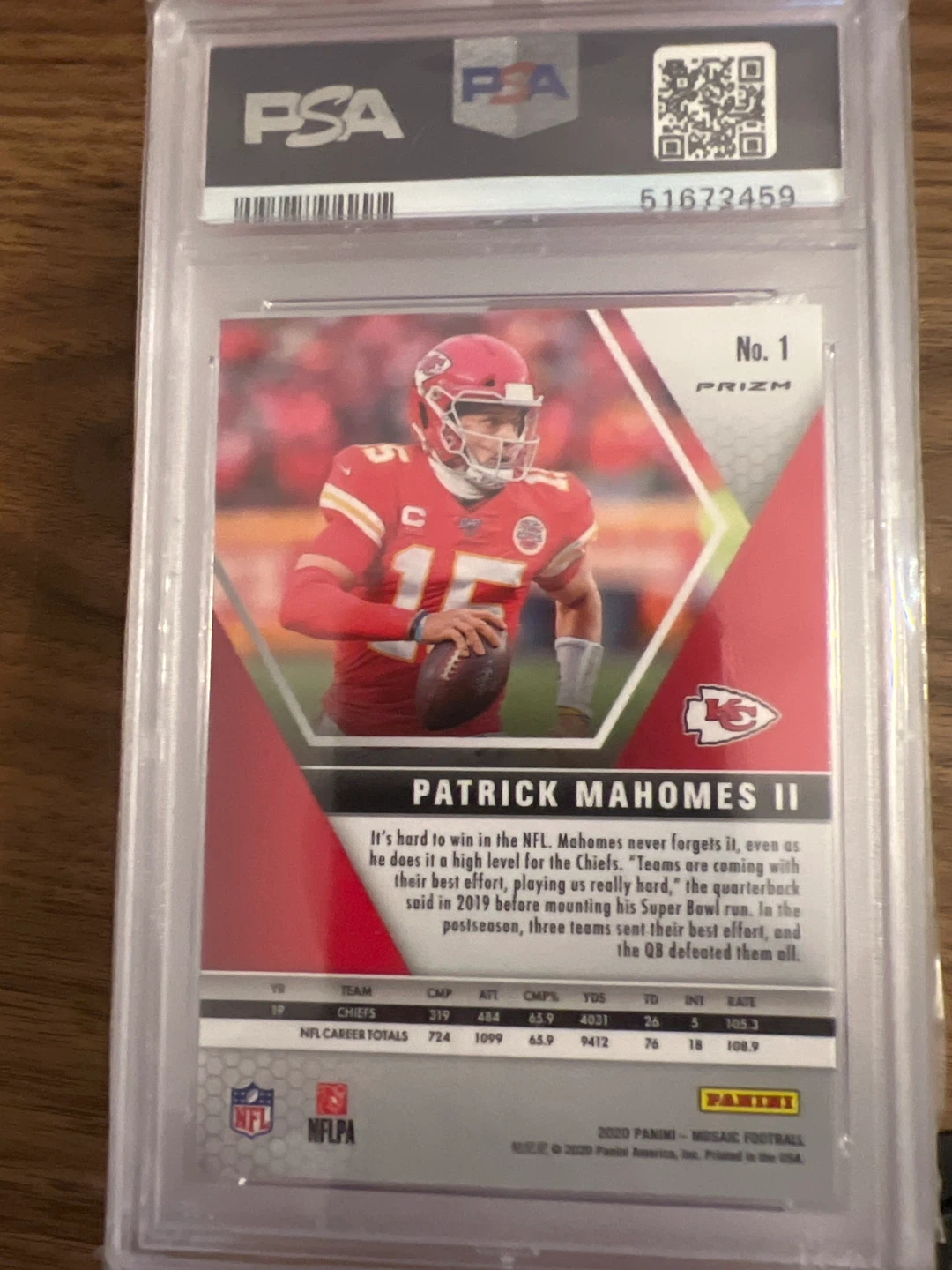 2020 Panini Mosaic Patrick Mahomes II Camo Pink #1 GEM MT 10 - photo 2