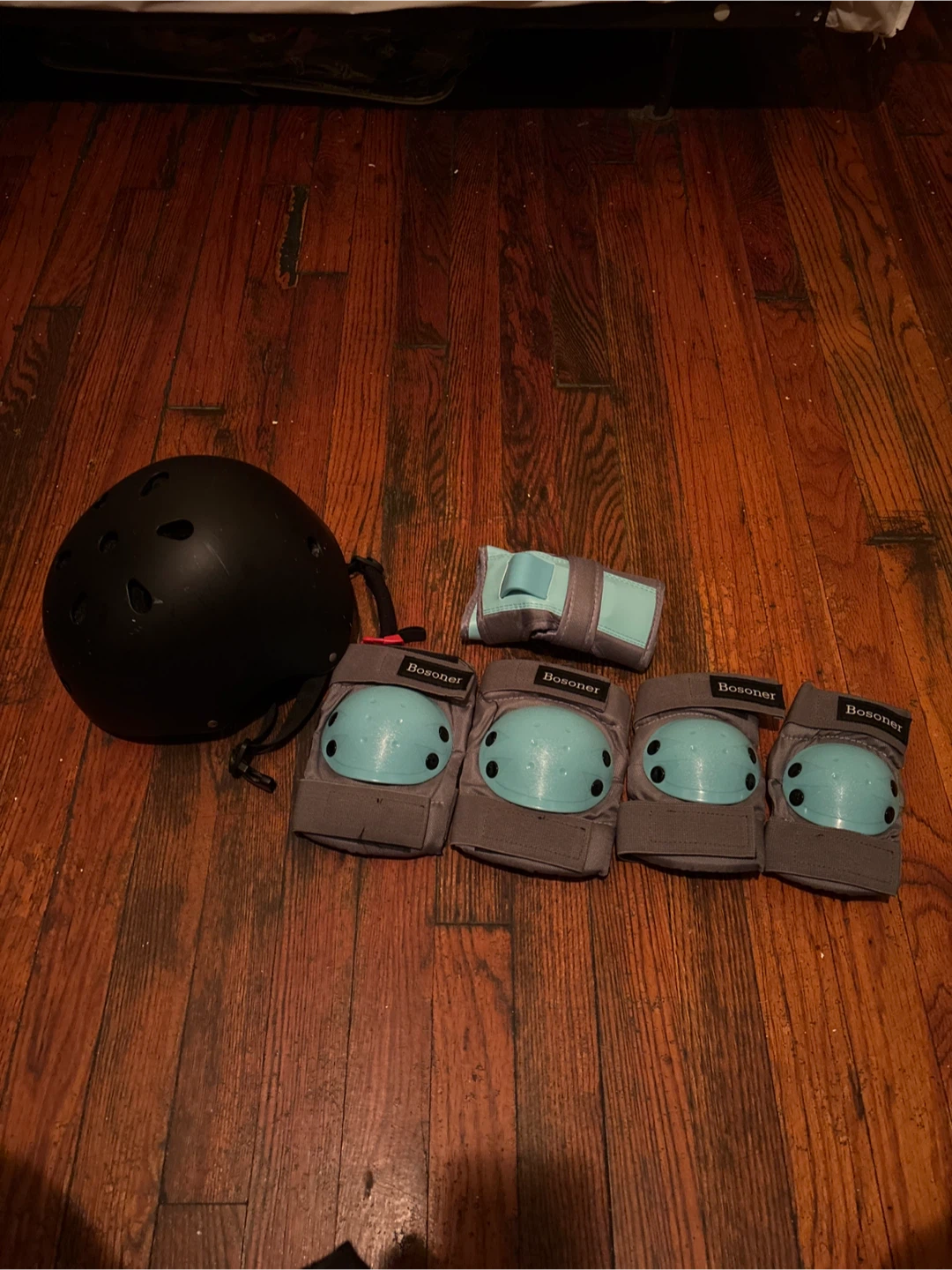 Bosoner Helmet and Protective Gear Set - photo 2