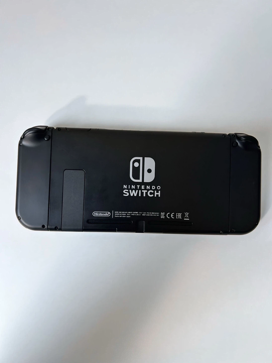 Nintendo Switch V2 - 128GB - Spider-Man 2 Joy-Cons Bundle - photo 4
