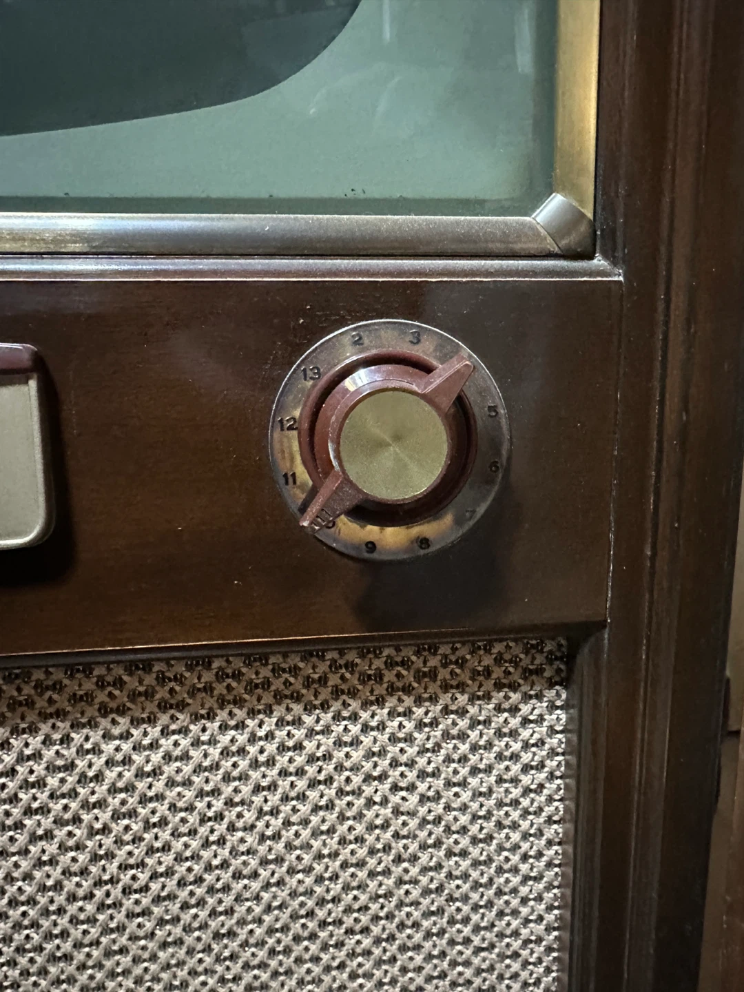 RCA Victor "The Montgomery" Vintage Television - photo 5