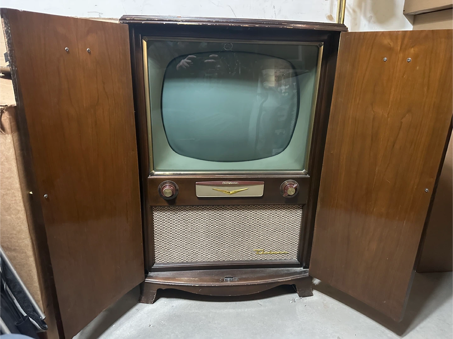 RCA Victor "The Montgomery" Vintage Television - photo 2